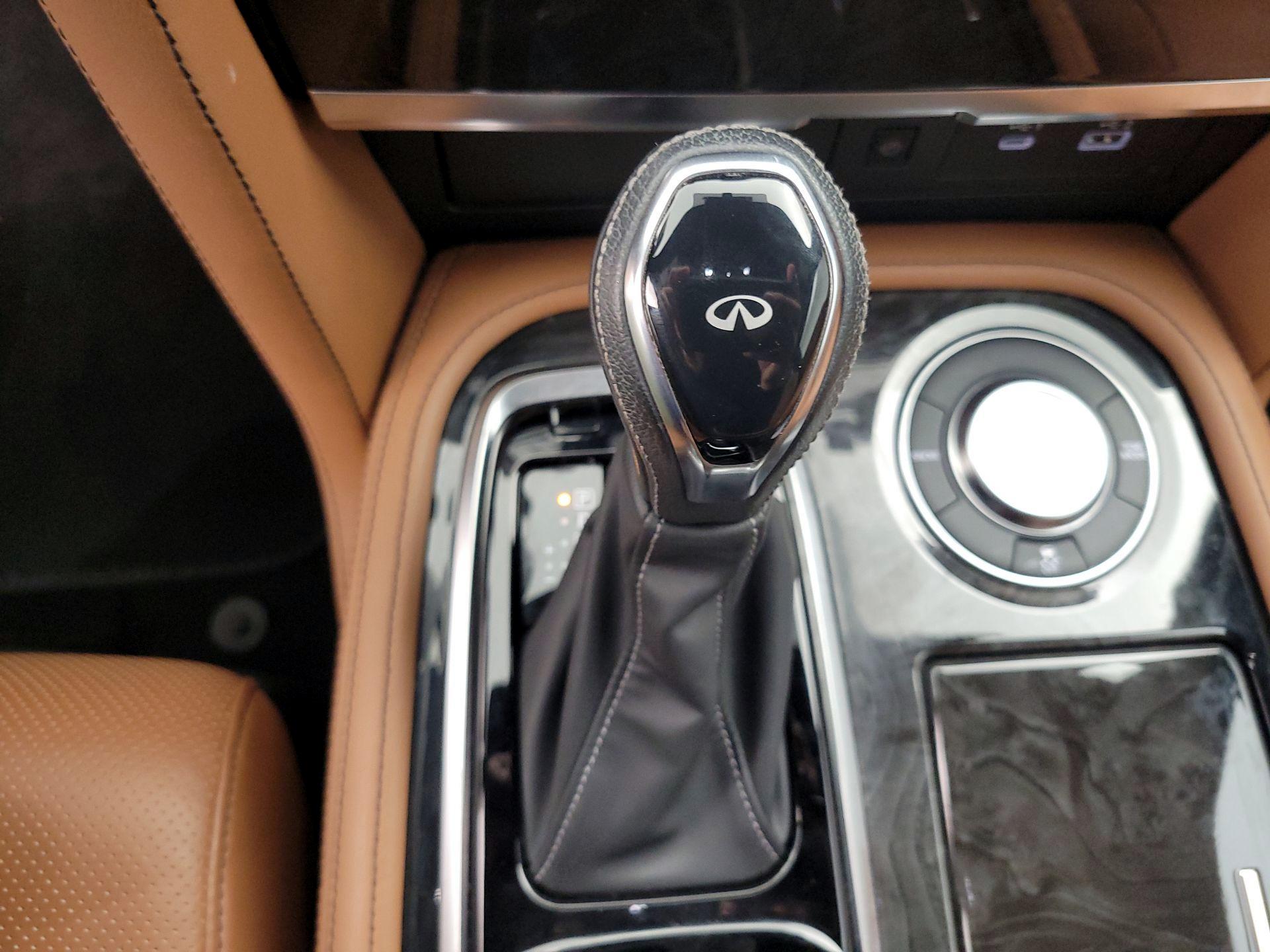 Thumbnail: 2022 INFINITI QX80 - 18