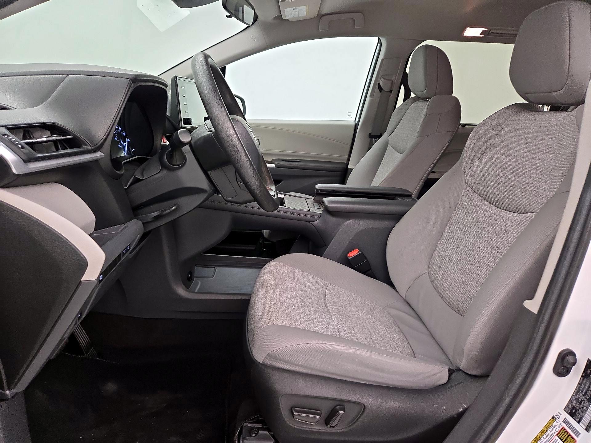 Thumbnail: 2024 Toyota Sienna - 11