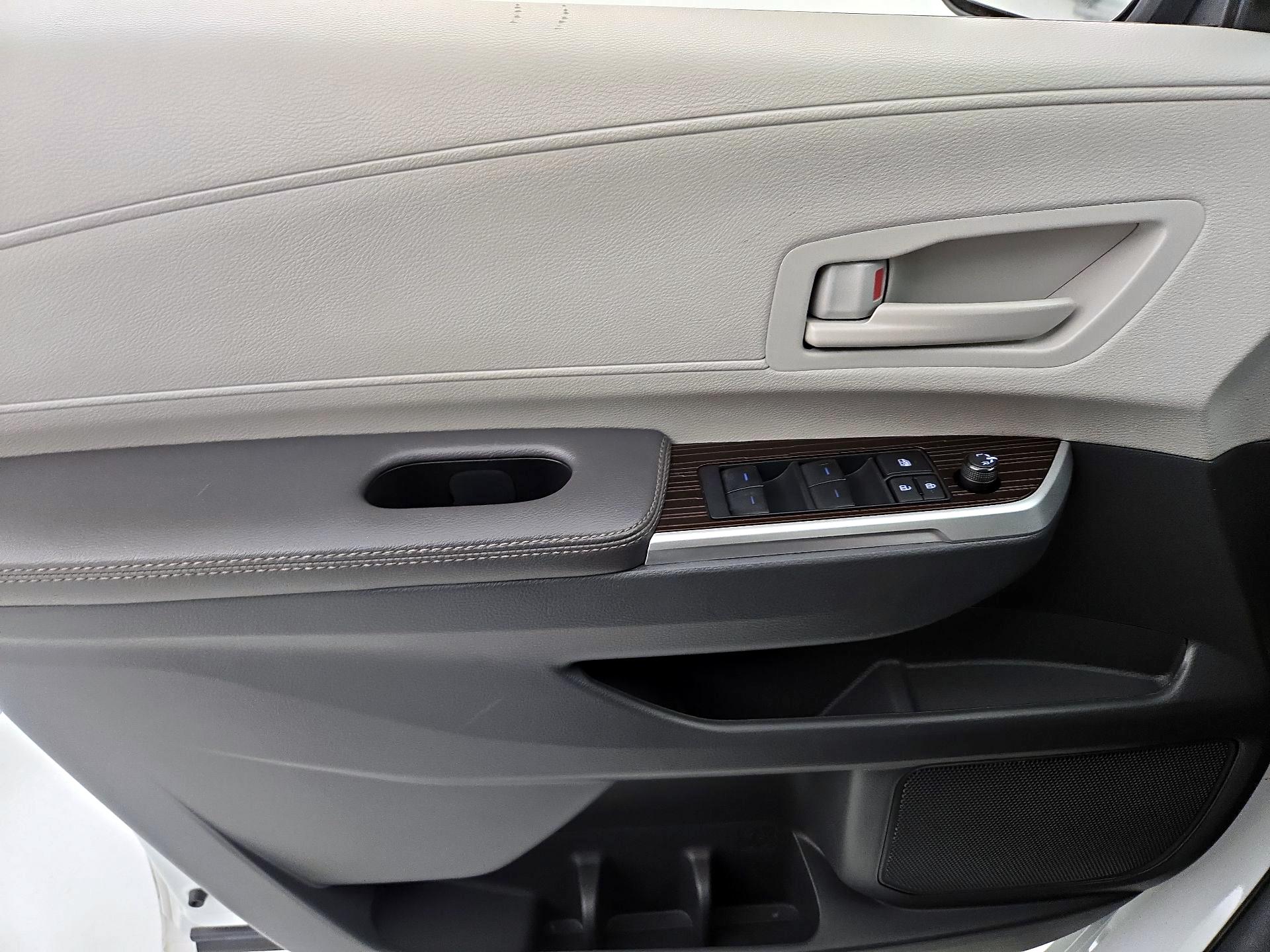 Thumbnail: 2024 Toyota Sienna - 12