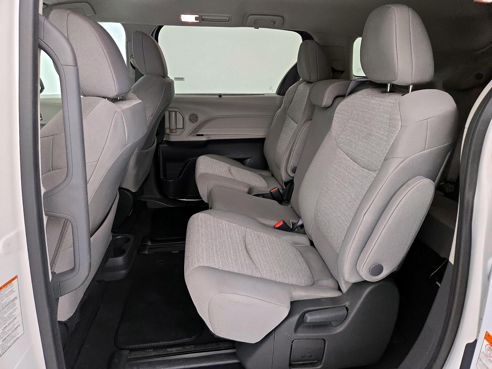 Thumbnail: 2024 Toyota Sienna - 19