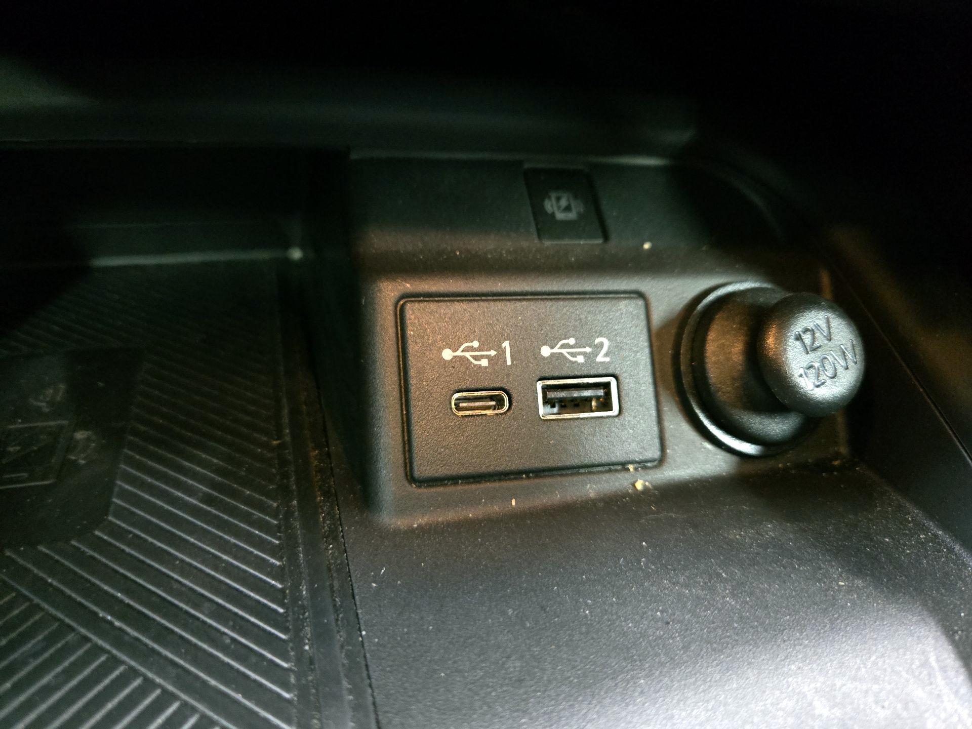 Thumbnail: 2023 INFINITI QX50 - 18