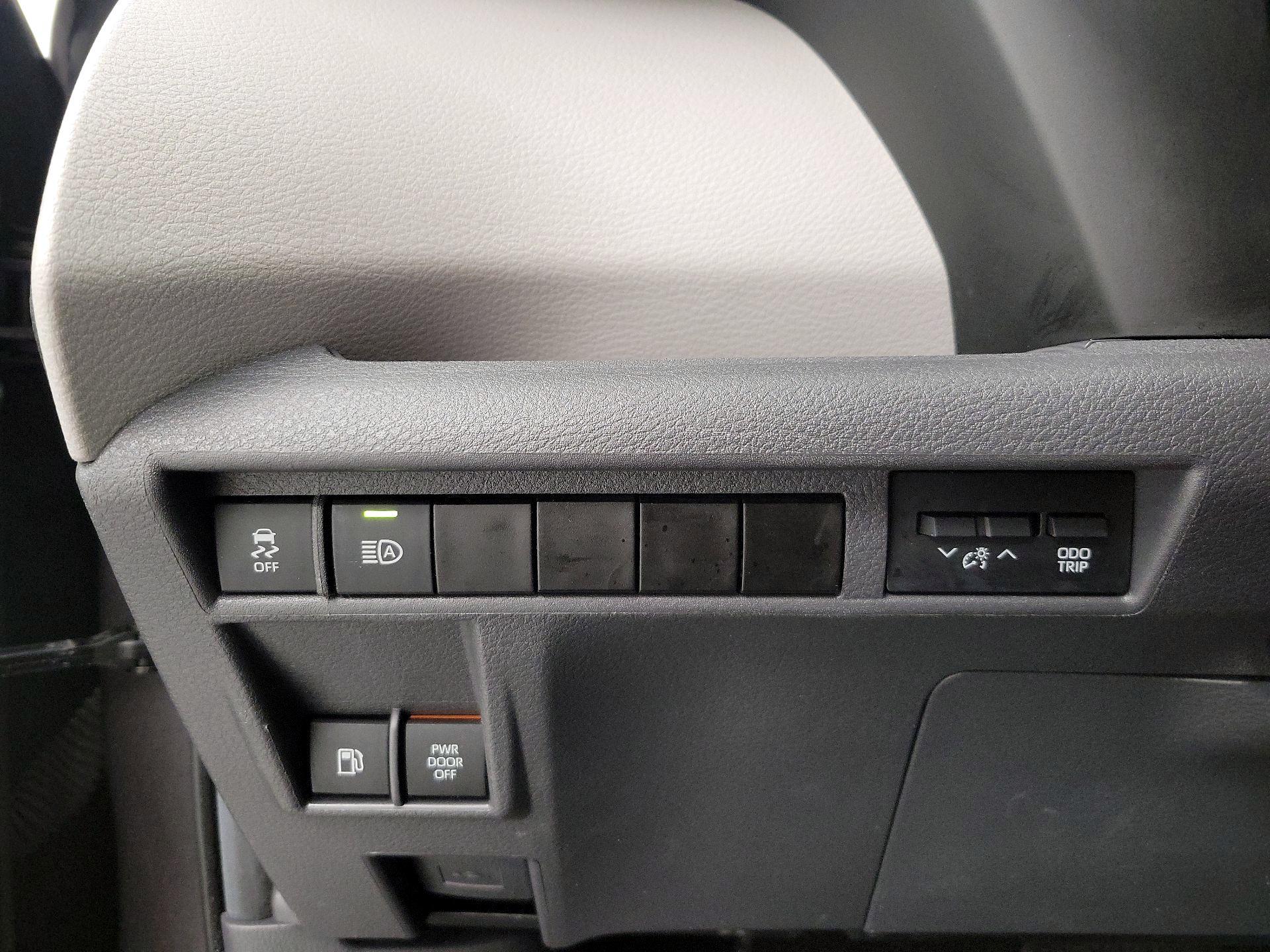 Thumbnail: 2024 Toyota Sienna - 13
