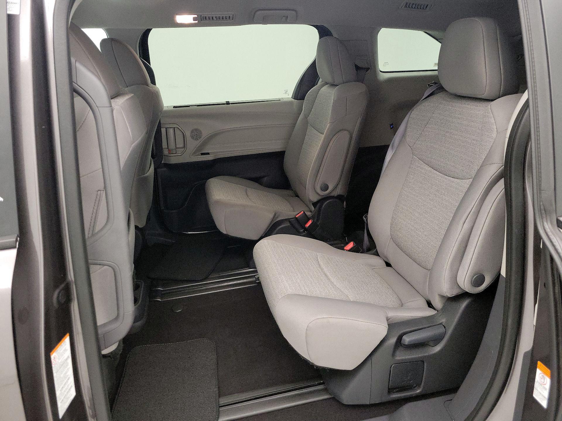 Thumbnail: 2024 Toyota Sienna - 19