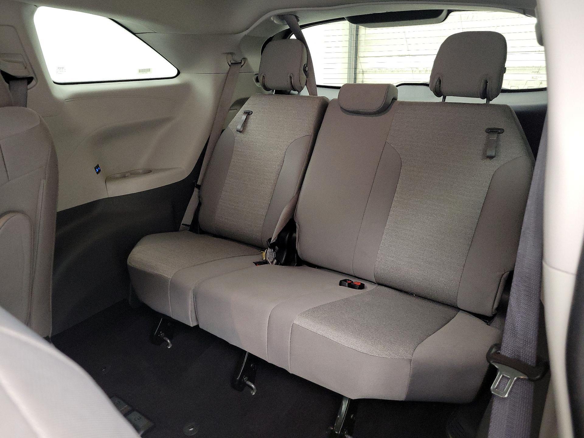 Thumbnail: 2024 Toyota Sienna - 20