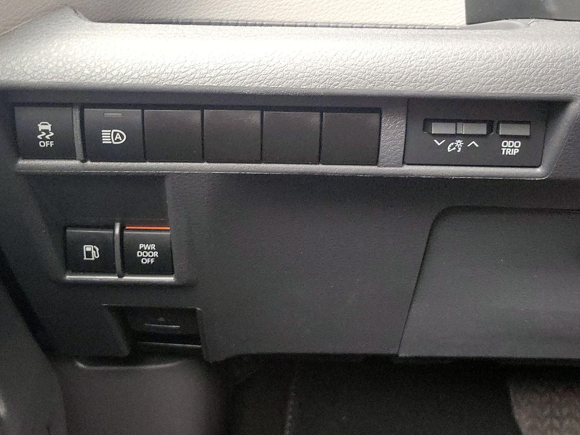 Thumbnail: 2024 Toyota Sienna - 13