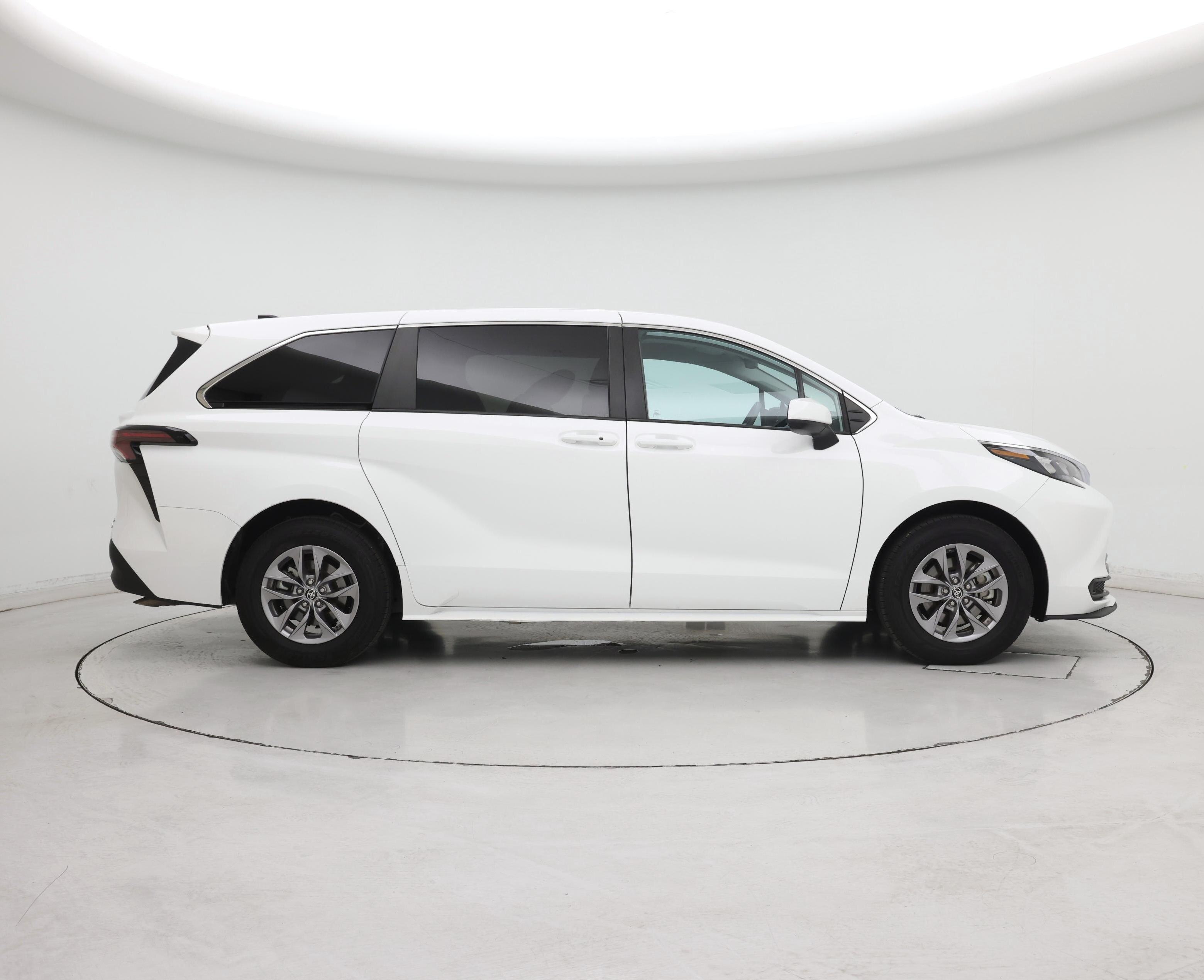 Thumbnail: 2024 Toyota Sienna - 7