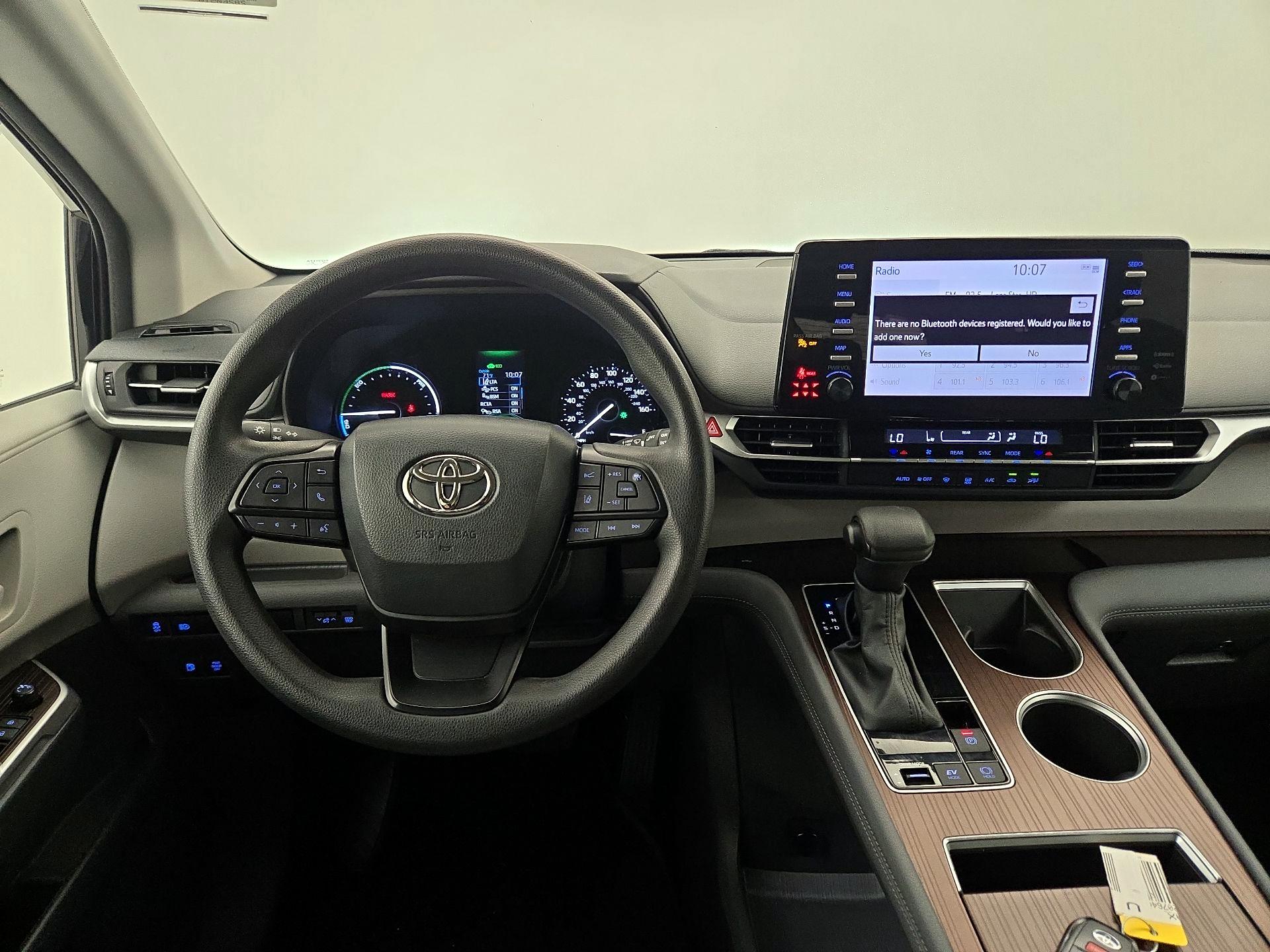 Thumbnail: 2024 Toyota Sienna - 9