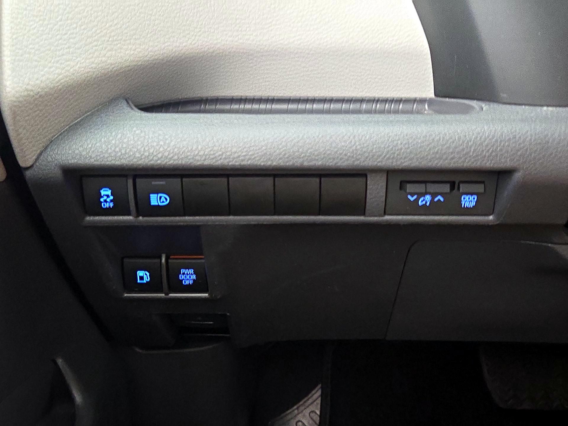 Thumbnail: 2024 Toyota Sienna - 13