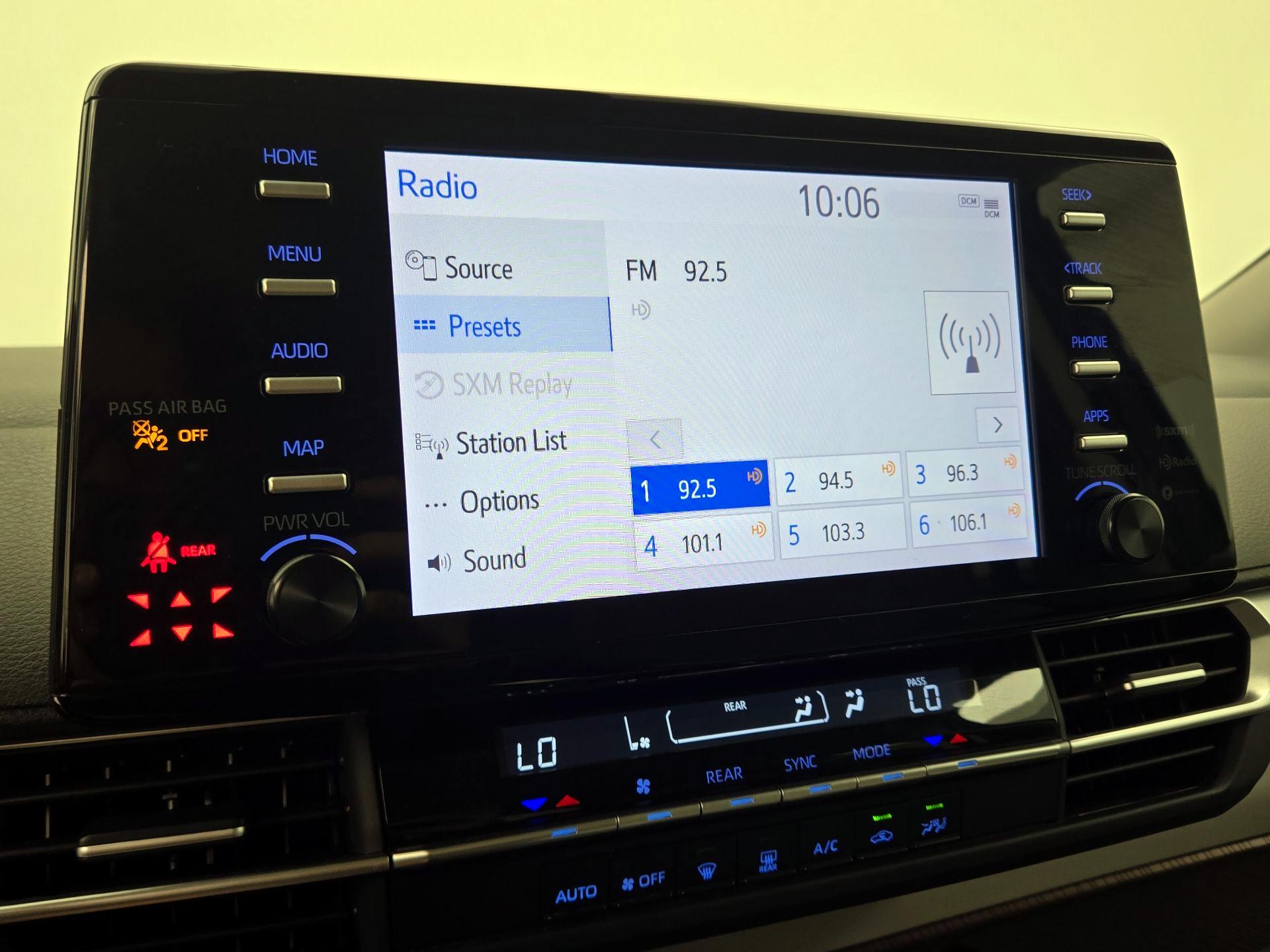 Thumbnail: 2024 Toyota Sienna - 15