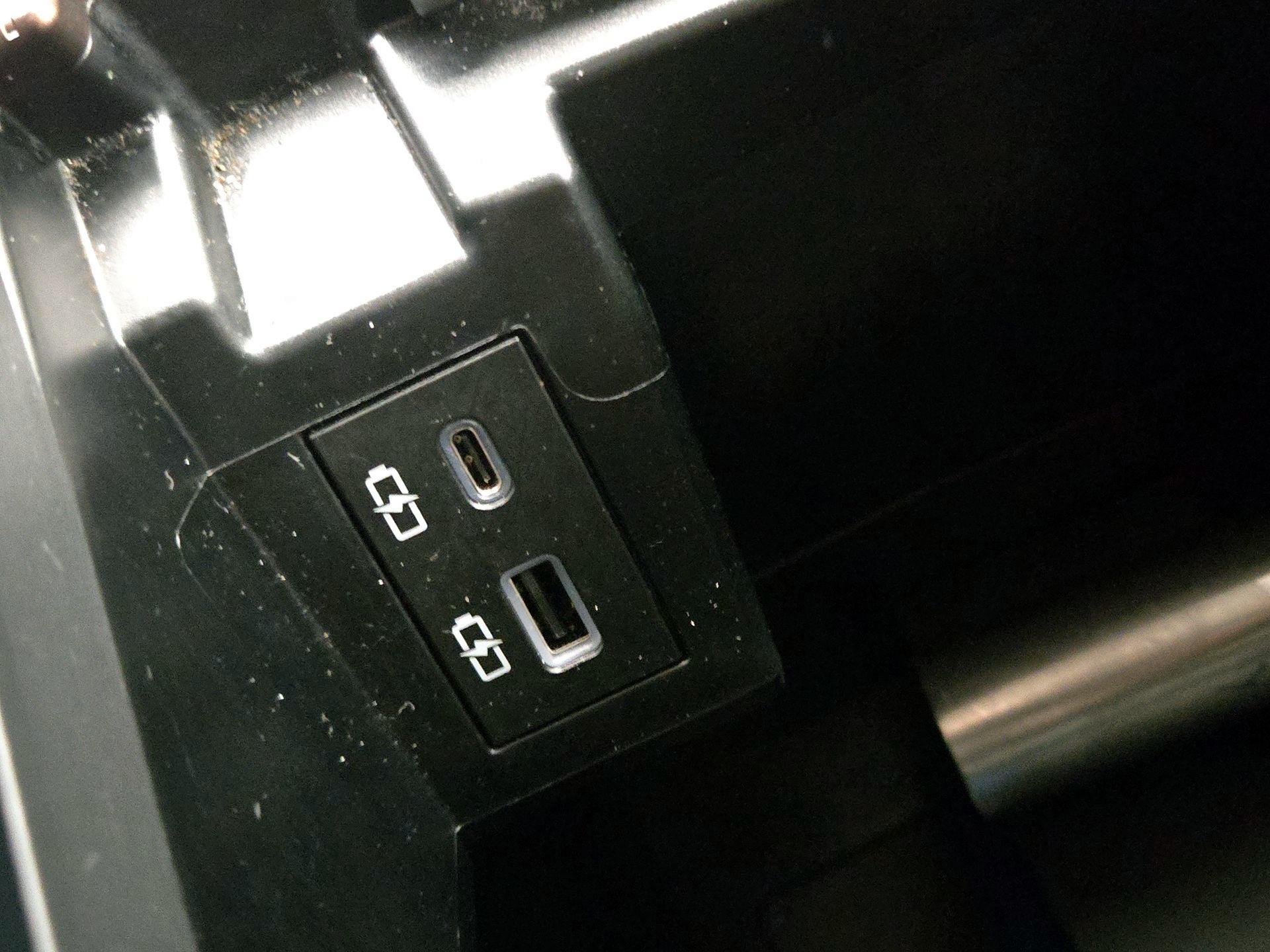 Thumbnail: 2024 Toyota Sienna - 18