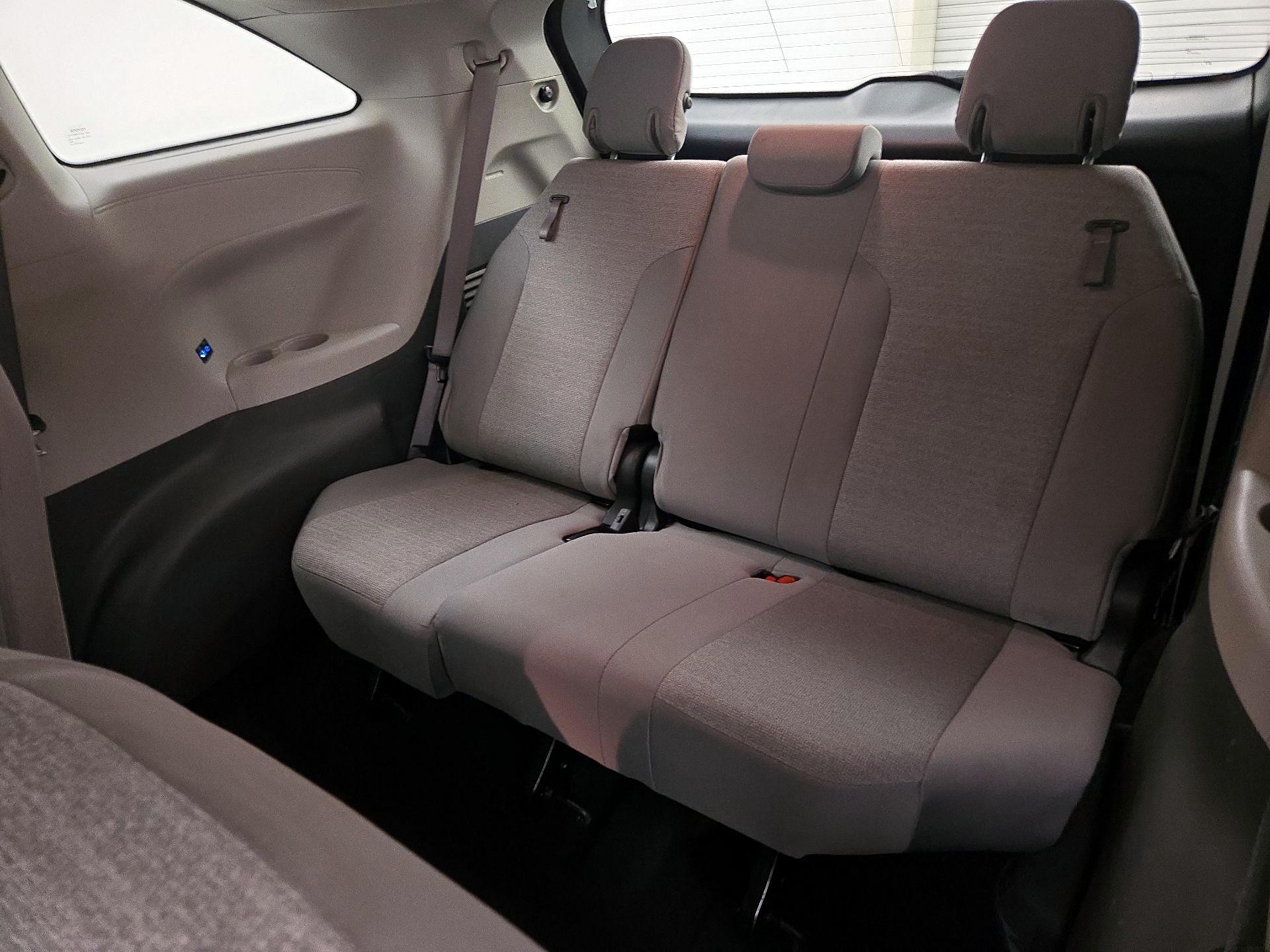 Thumbnail: 2024 Toyota Sienna - 20