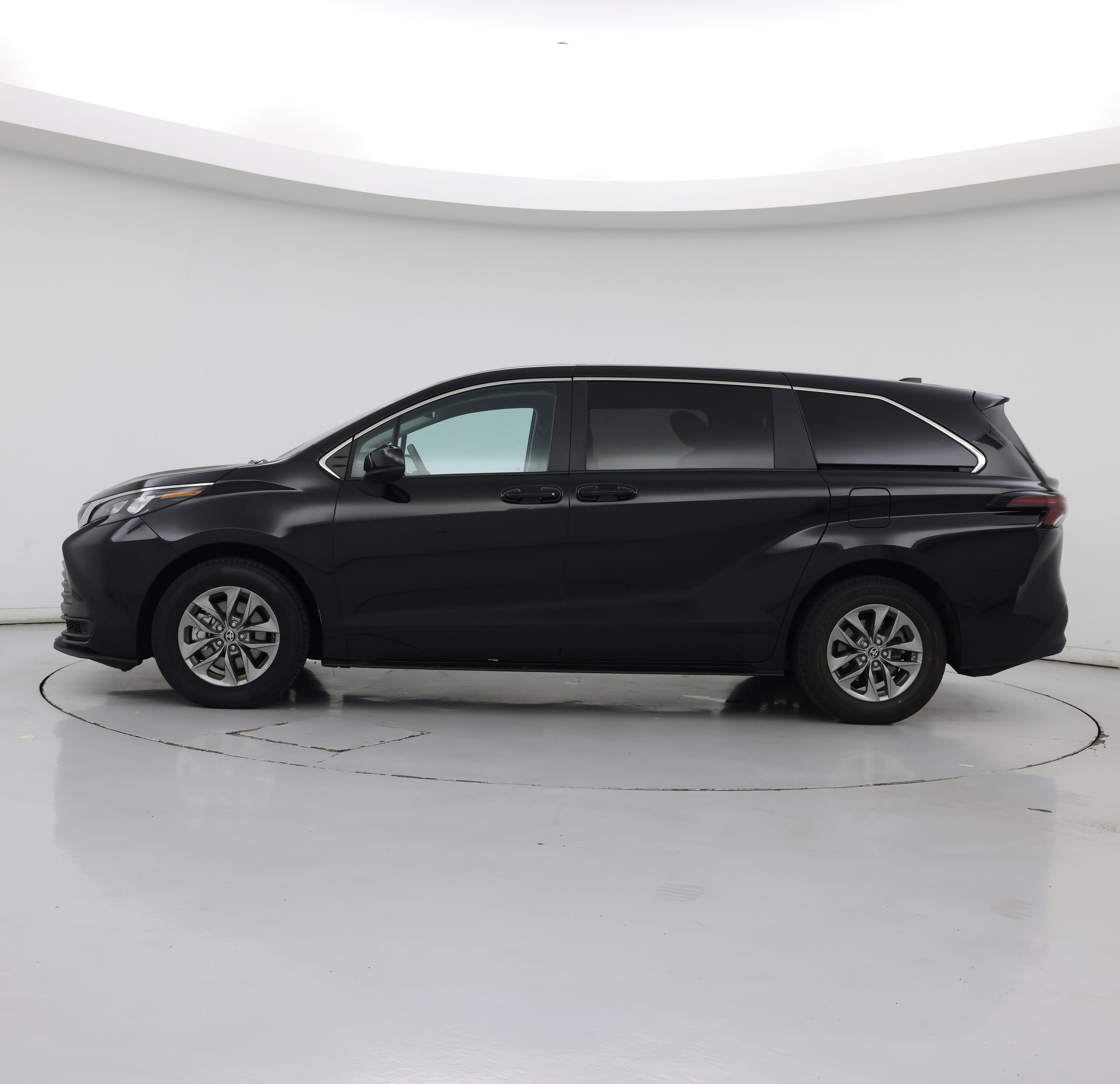 Thumbnail: 2024 Toyota Sienna - 3