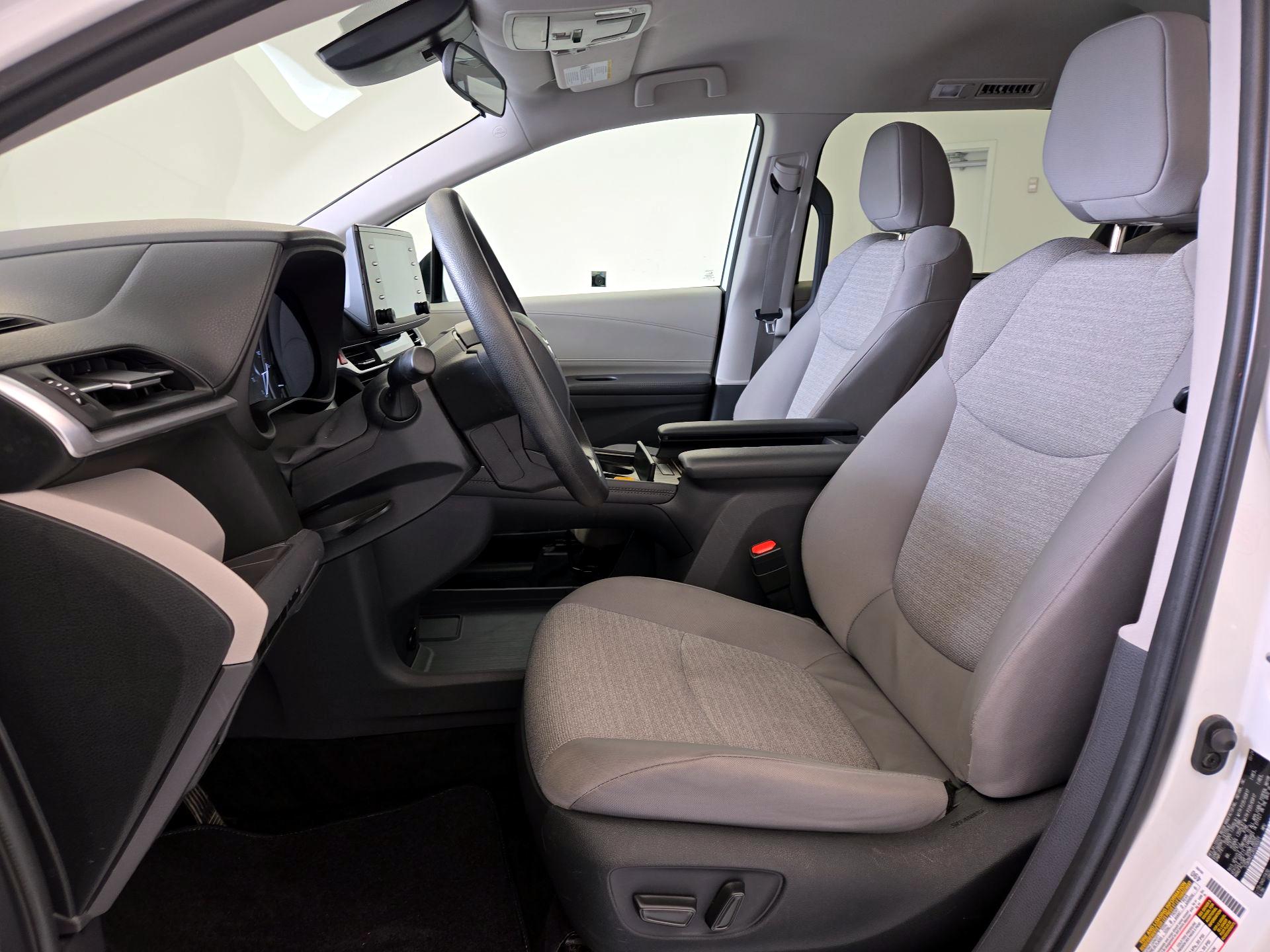 Thumbnail: 2024 Toyota Sienna - 11