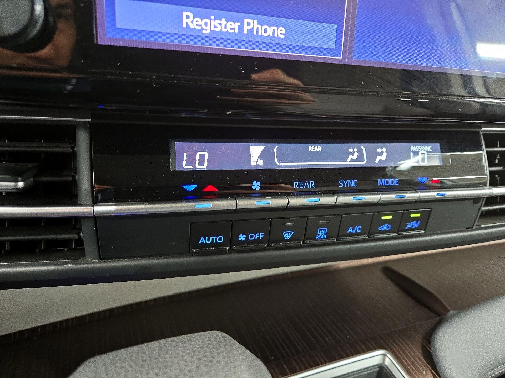 Thumbnail: 2024 Toyota Sienna - 15