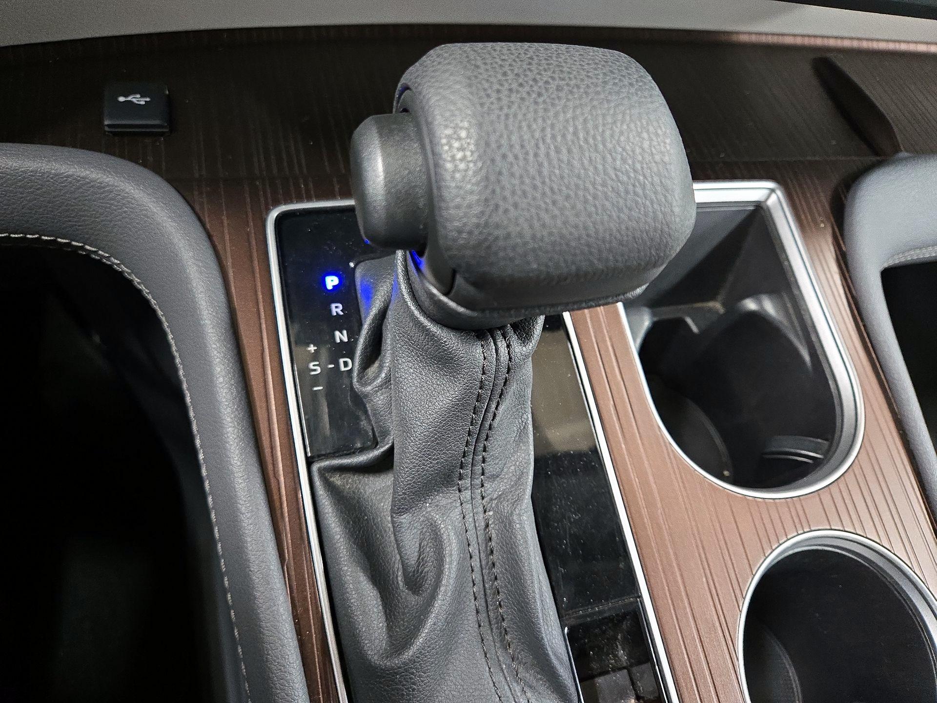 Thumbnail: 2024 Toyota Sienna - 16