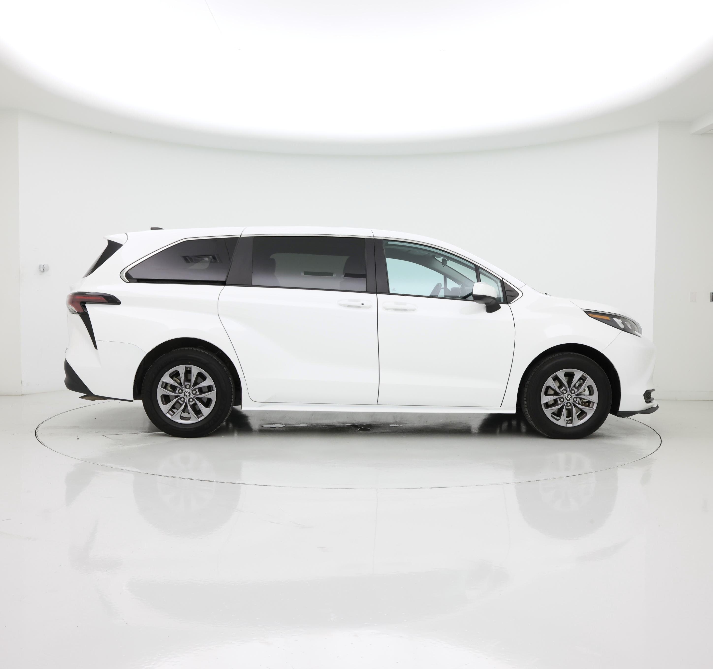 Thumbnail: 2024 Toyota Sienna - 7