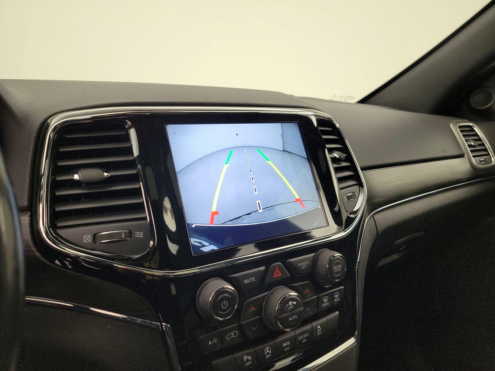 Thumbnail: 2022 Jeep Grand Cherokee - 14