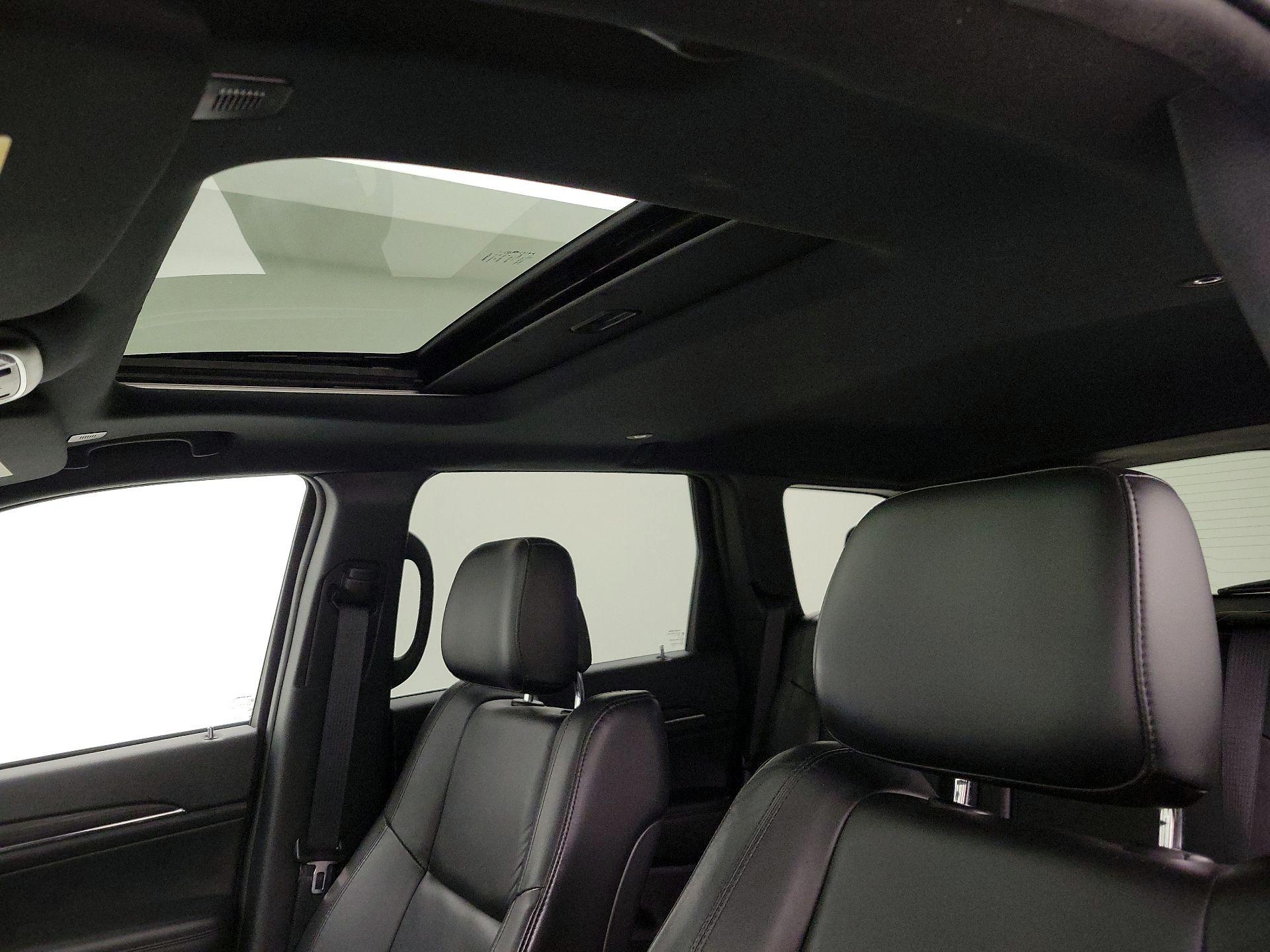 Thumbnail: 2022 Jeep Grand Cherokee - 18