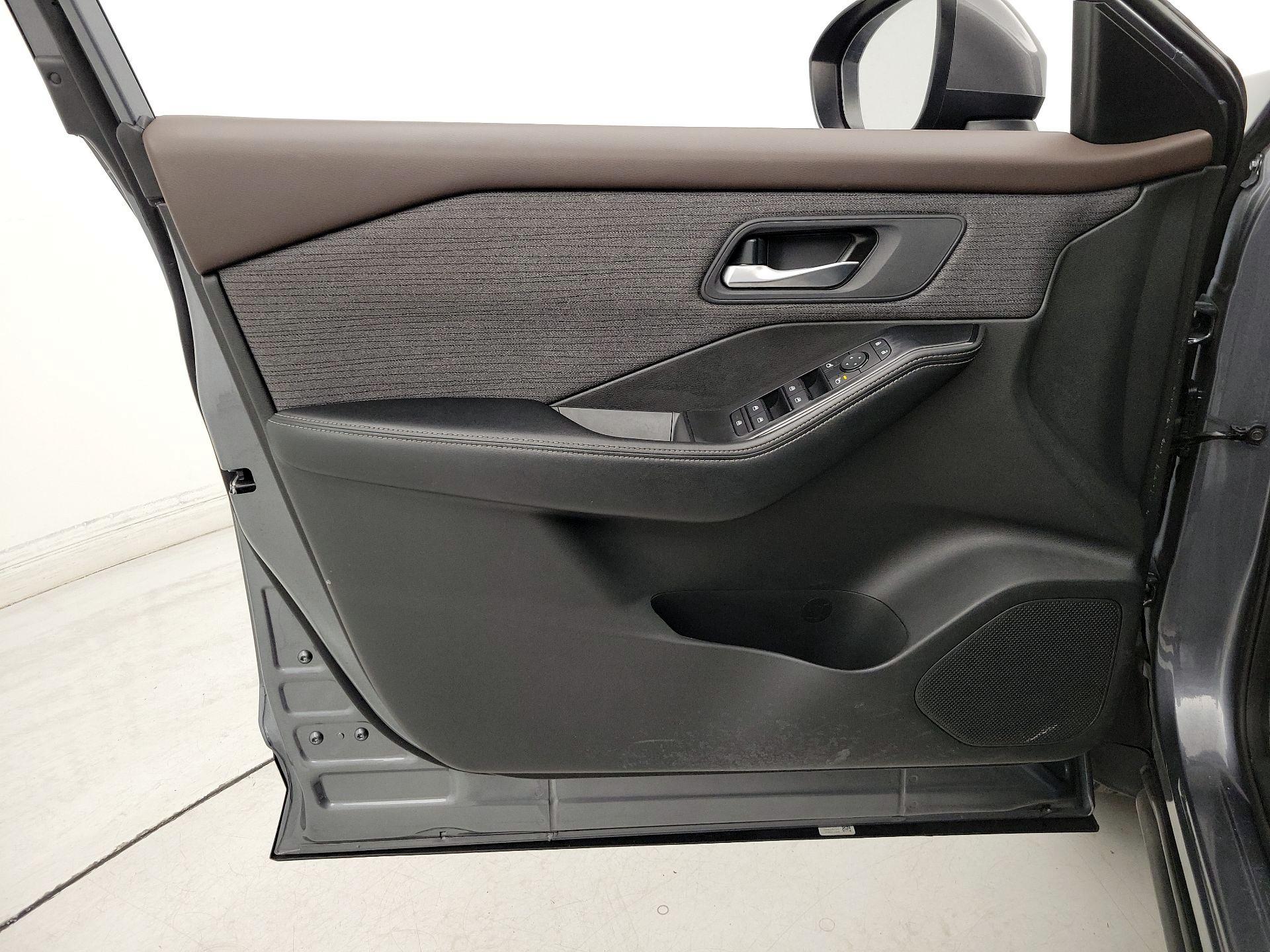 Thumbnail: 2023 Nissan Rogue - 12