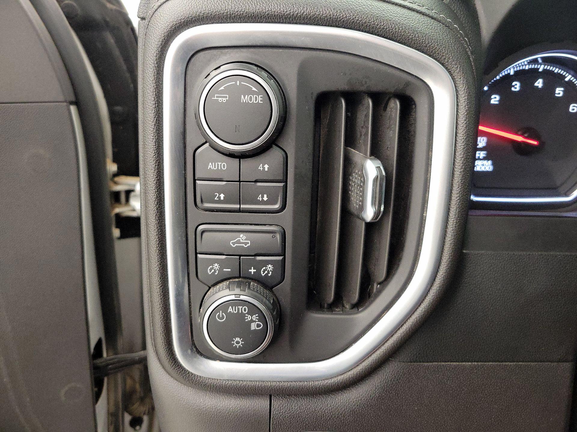 Thumbnail: 2020 Chevrolet Silverado 1500 - 13