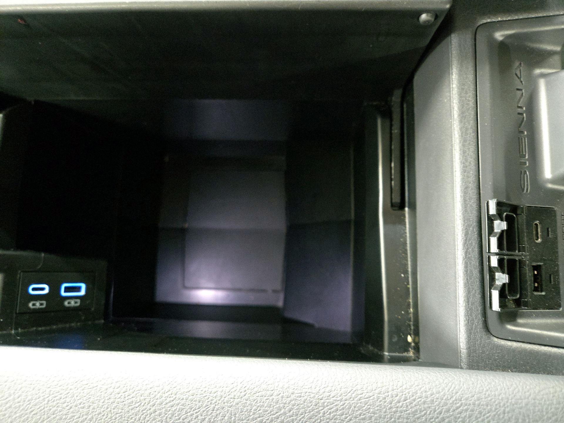 Thumbnail: 2024 Toyota Sienna - 18