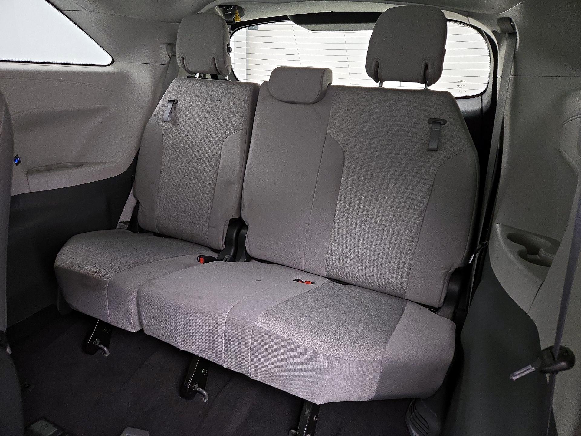 Thumbnail: 2024 Toyota Sienna - 20