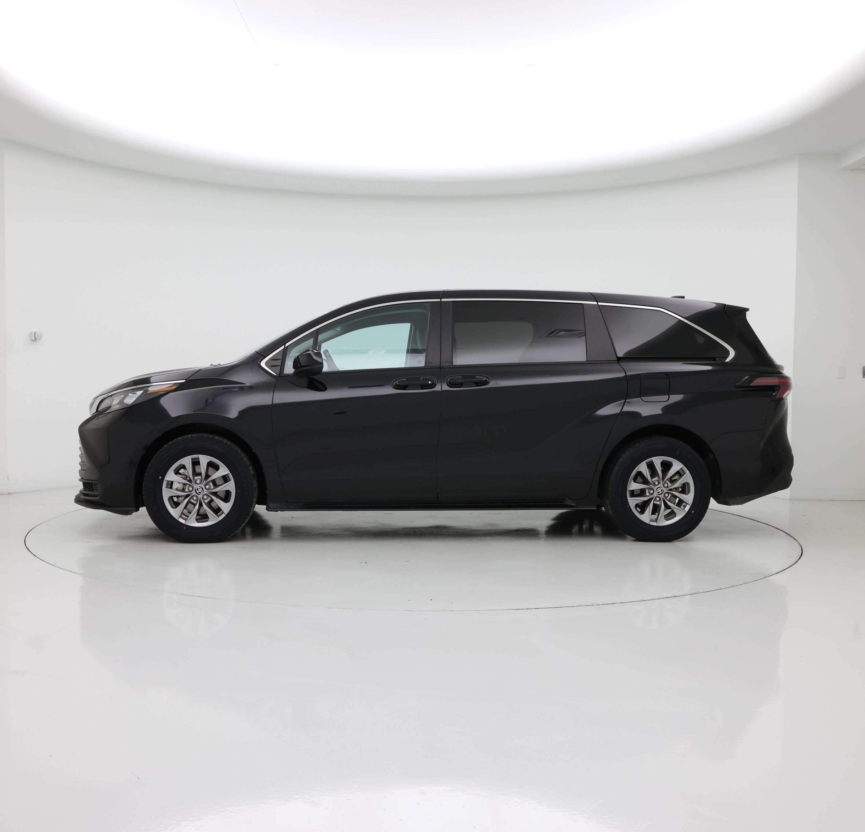 Thumbnail: 2024 Toyota Sienna - 3