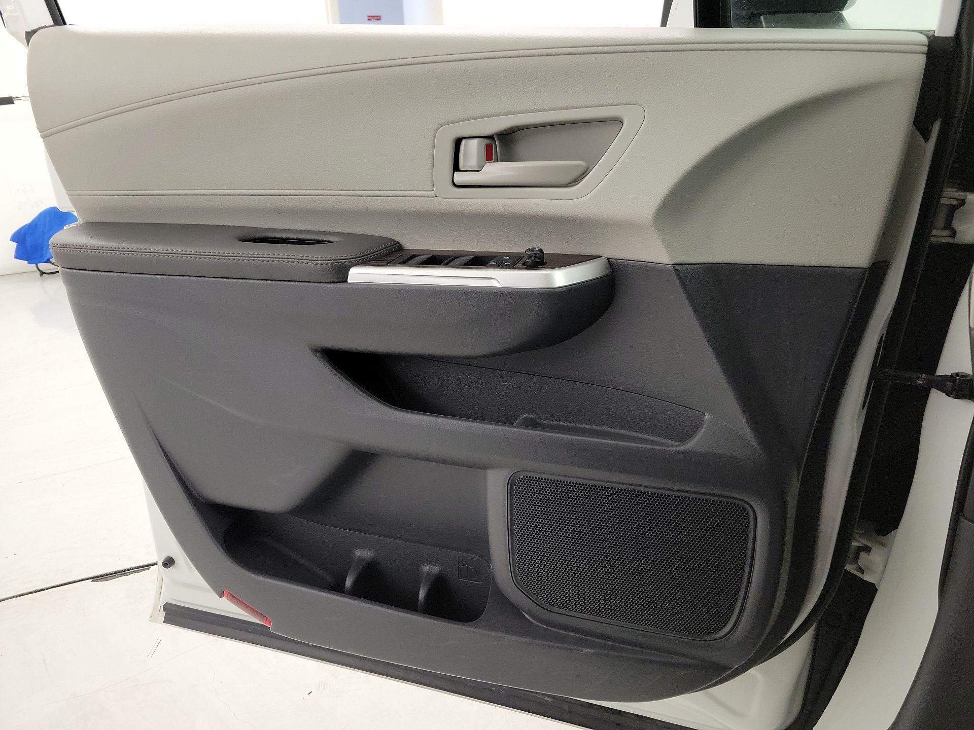 Thumbnail: 2024 Toyota Sienna - 12