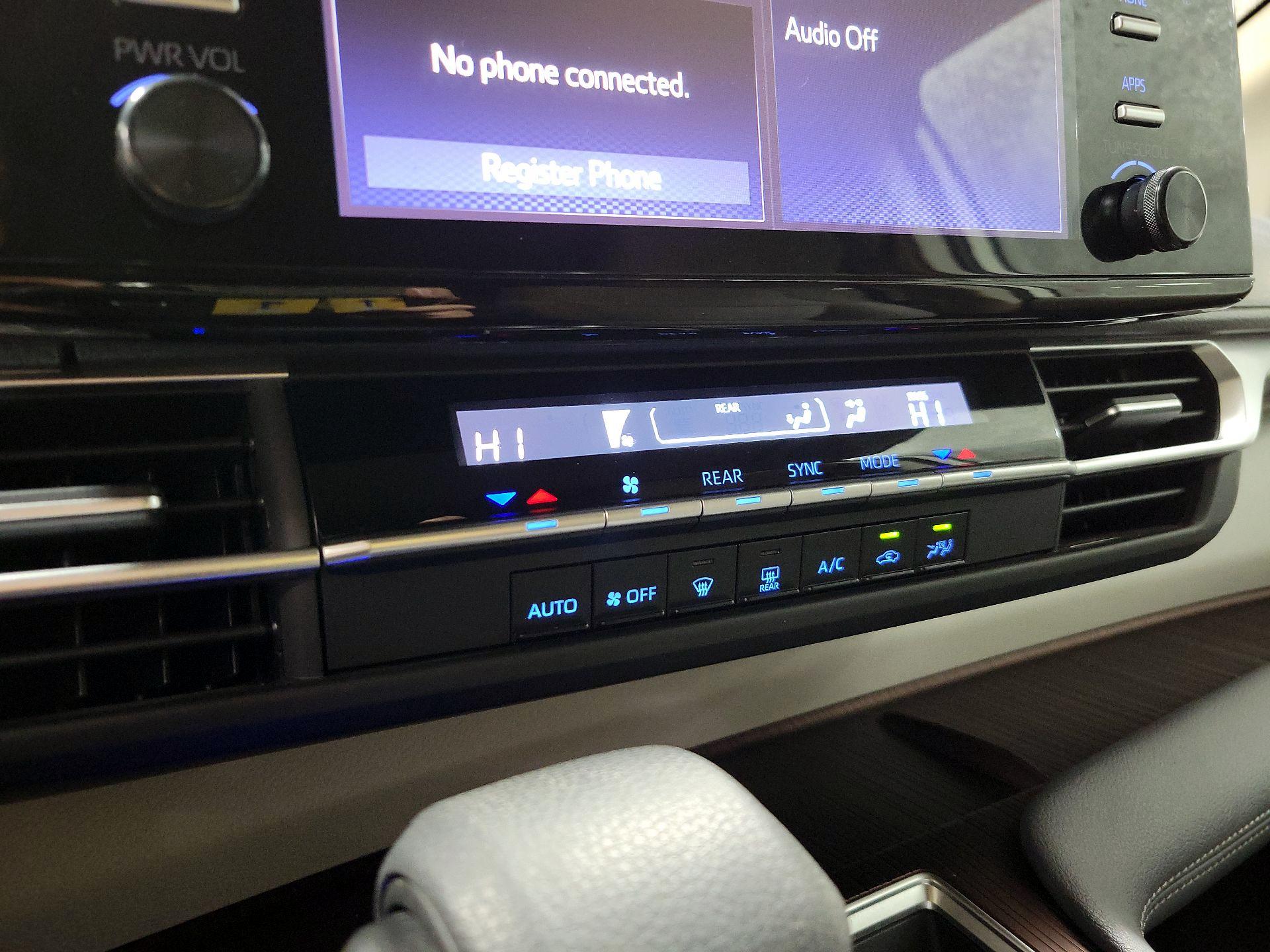 Thumbnail: 2024 Toyota Sienna - 16