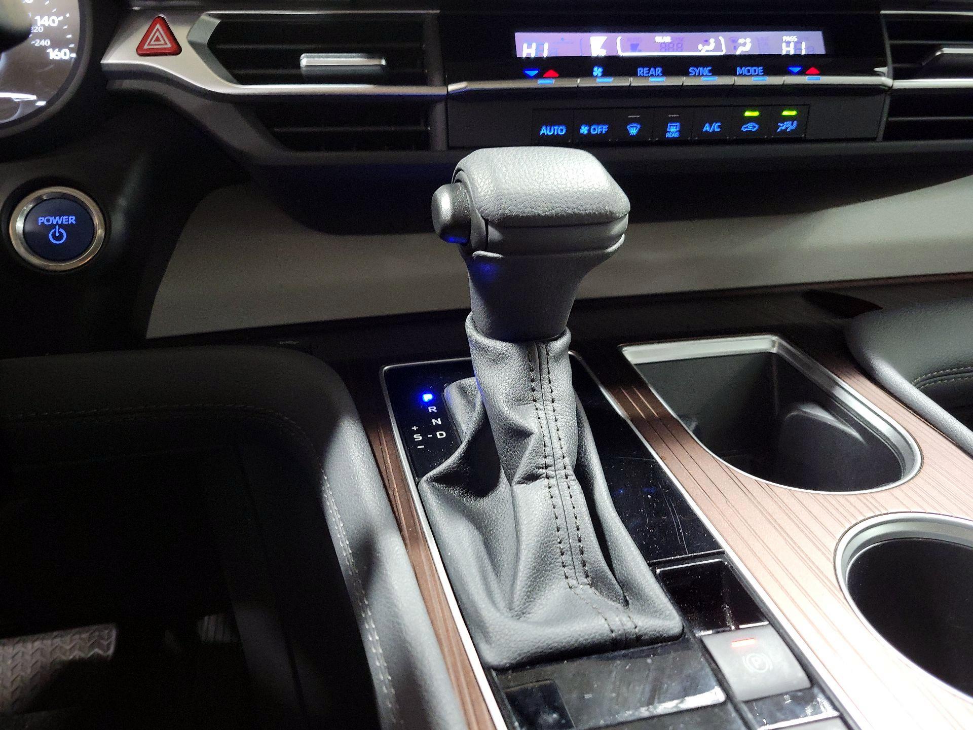 Thumbnail: 2024 Toyota Sienna - 17