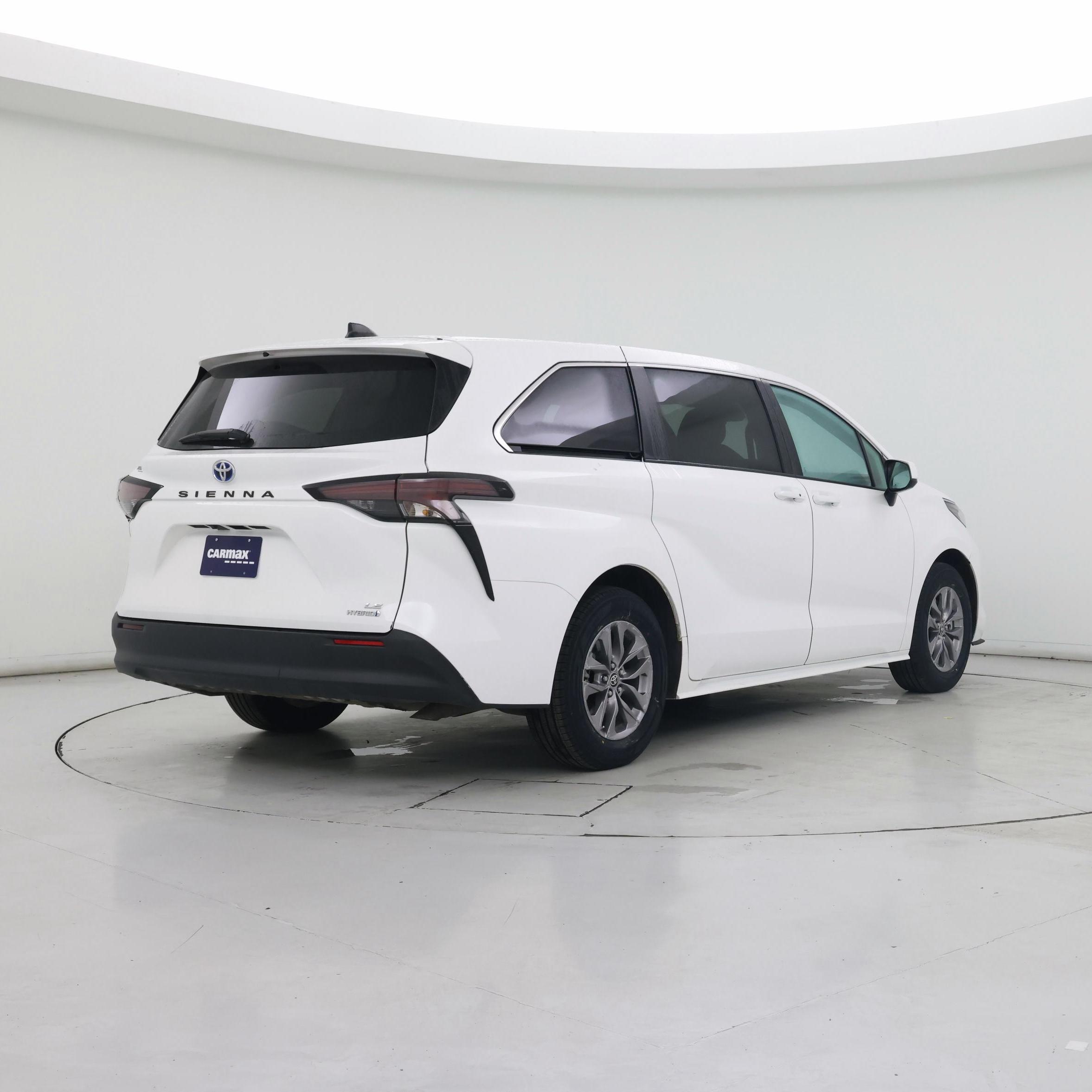 Thumbnail: 2024 Toyota Sienna - 8