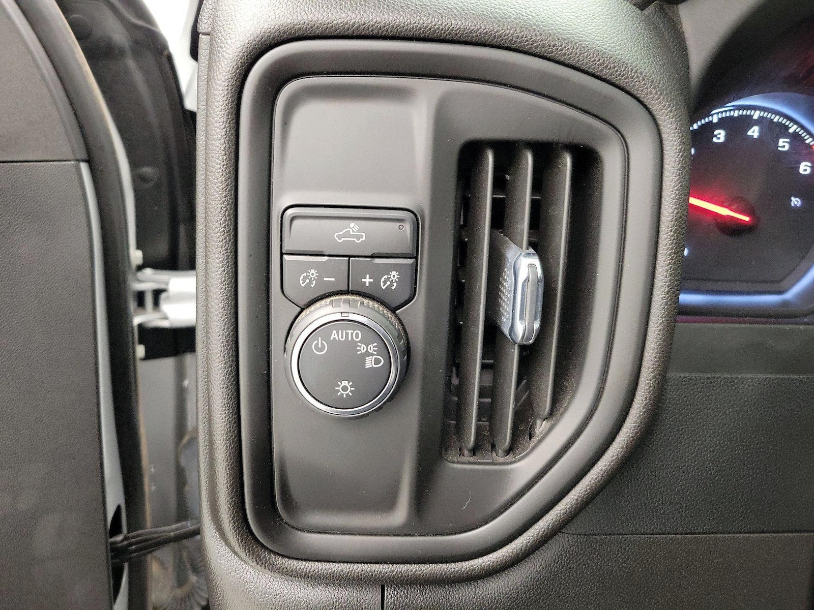 2022 Chevrolet Silverado 1500 Custom - Photo 14