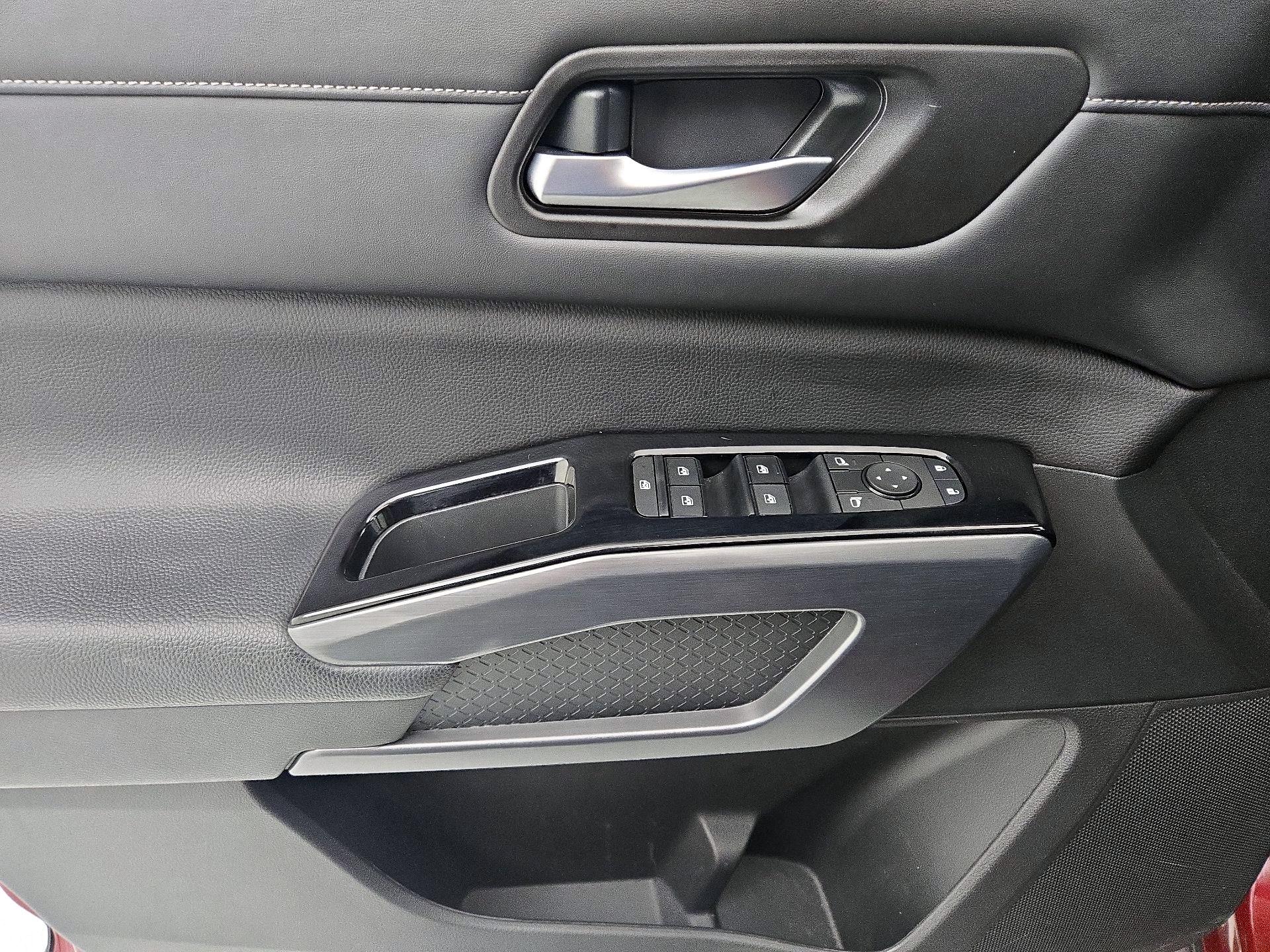 Thumbnail: 2023 Nissan Pathfinder - 12