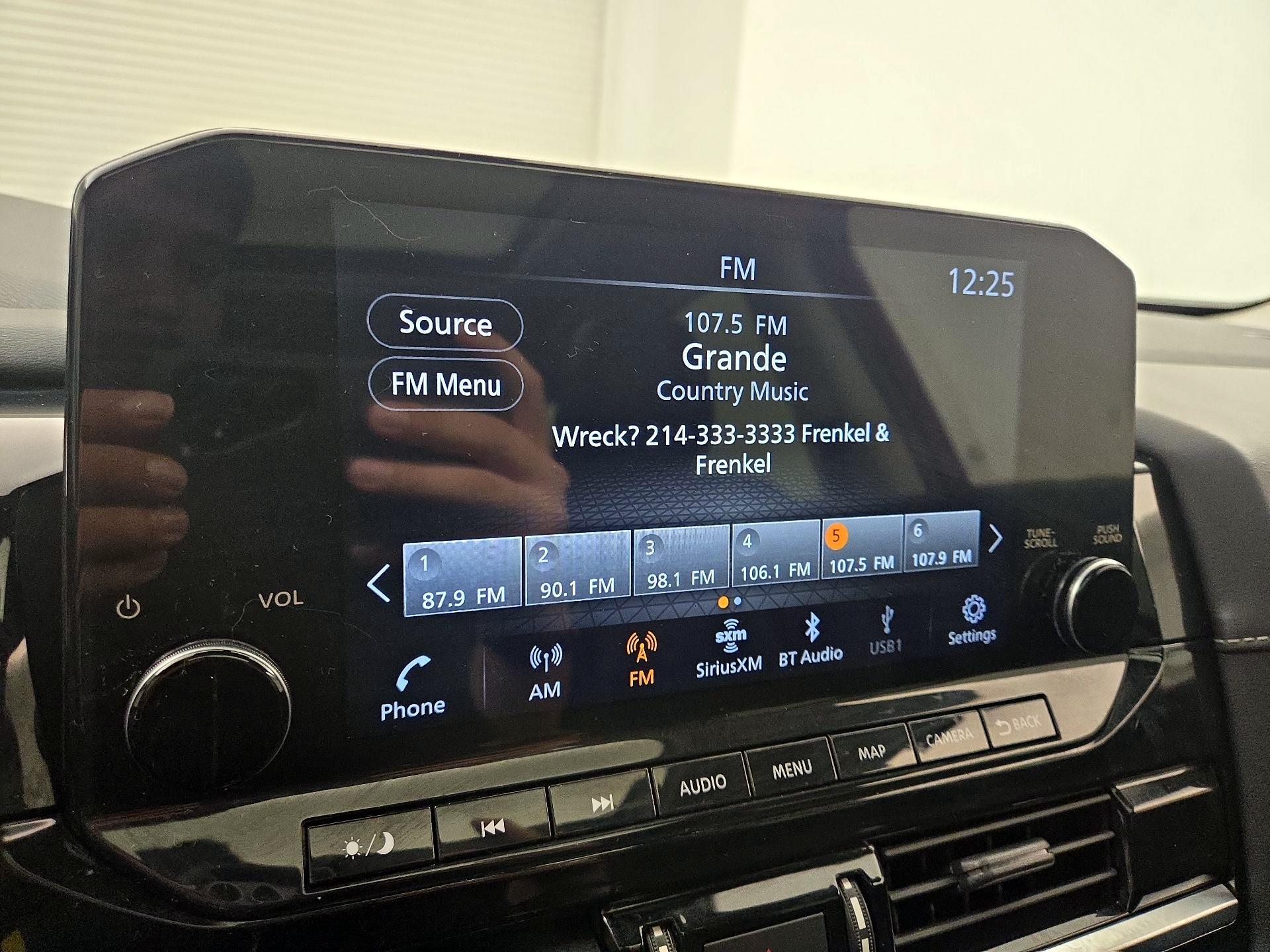 Thumbnail: 2023 Nissan Pathfinder - 16