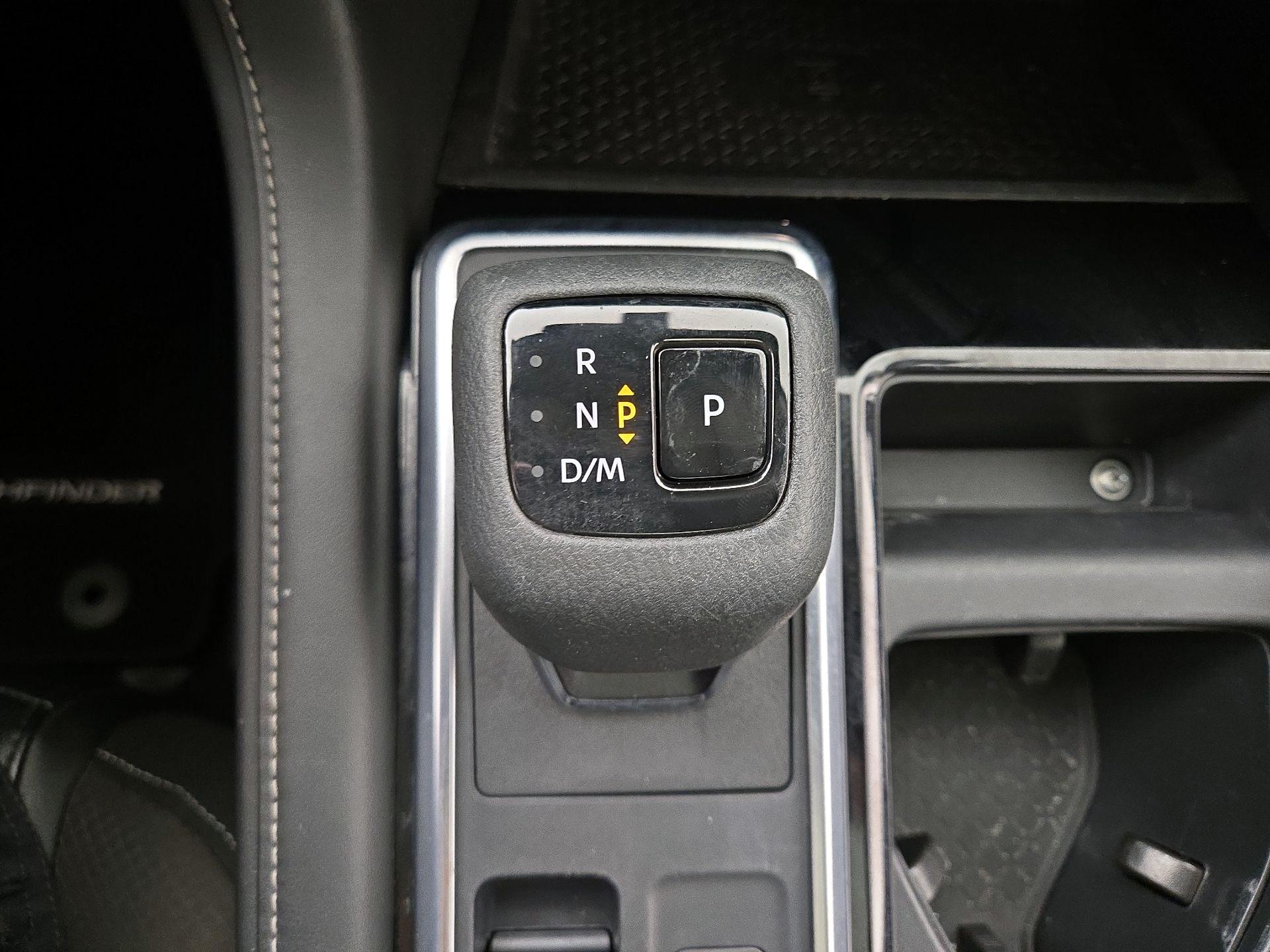 Thumbnail: 2023 Nissan Pathfinder - 18