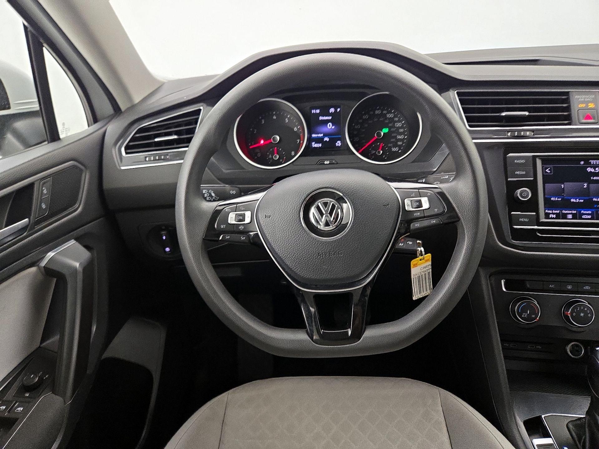 Thumbnail: 2021 Volkswagen Tiguan - 10