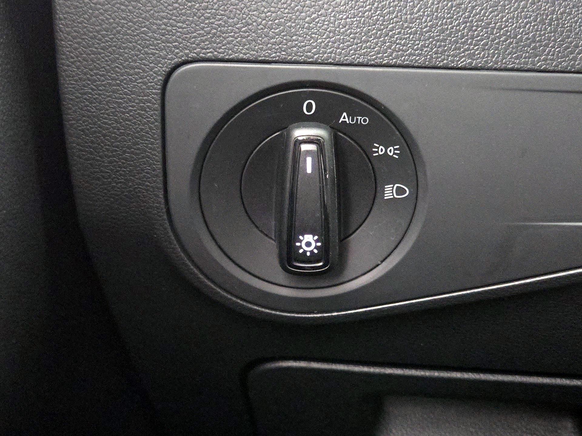 Thumbnail: 2021 Volkswagen Tiguan - 13