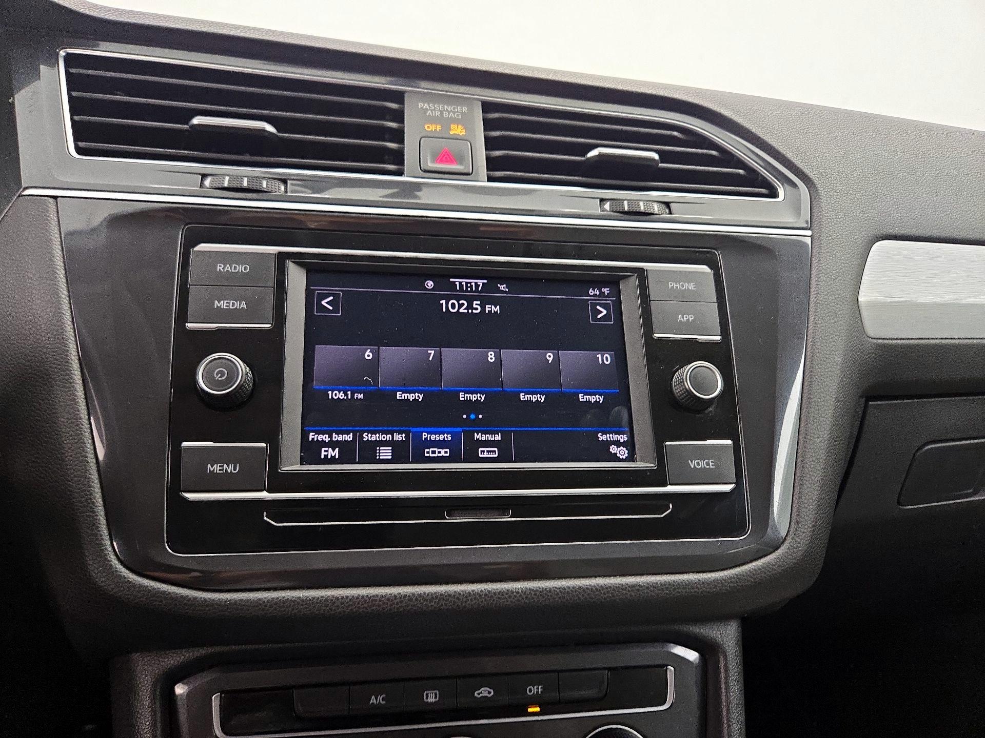 Thumbnail: 2021 Volkswagen Tiguan - 15