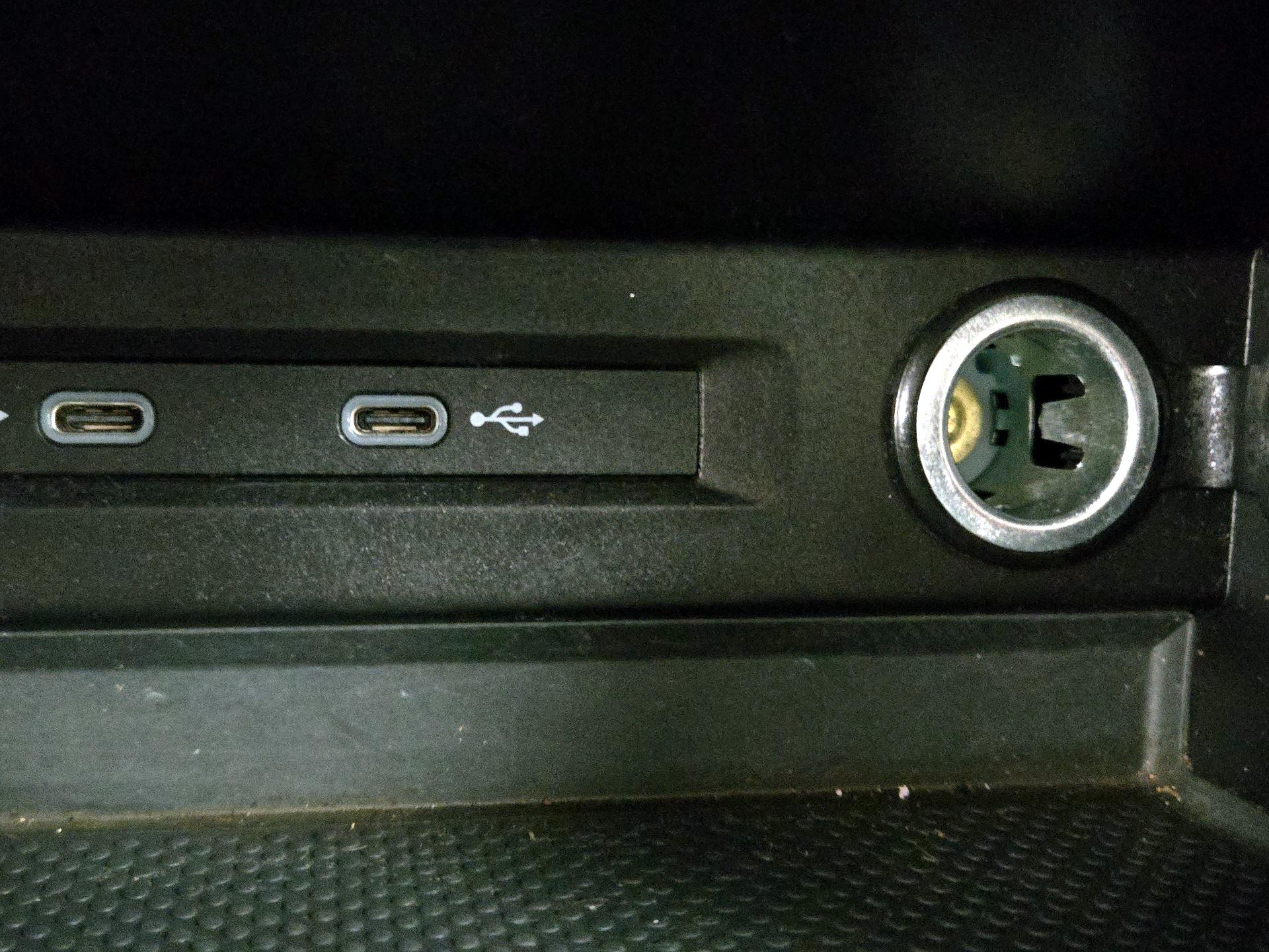 Thumbnail: 2021 Volkswagen Tiguan - 18