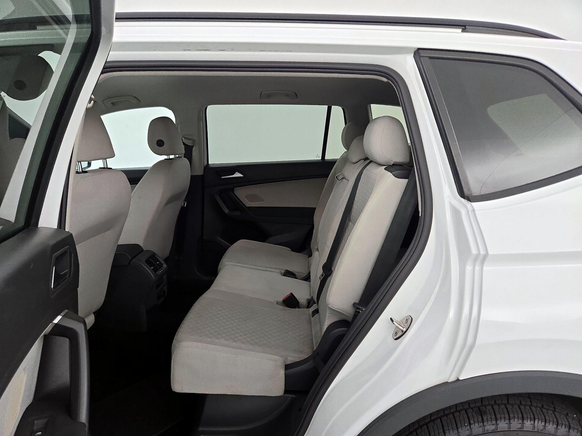 Thumbnail: 2021 Volkswagen Tiguan - 19