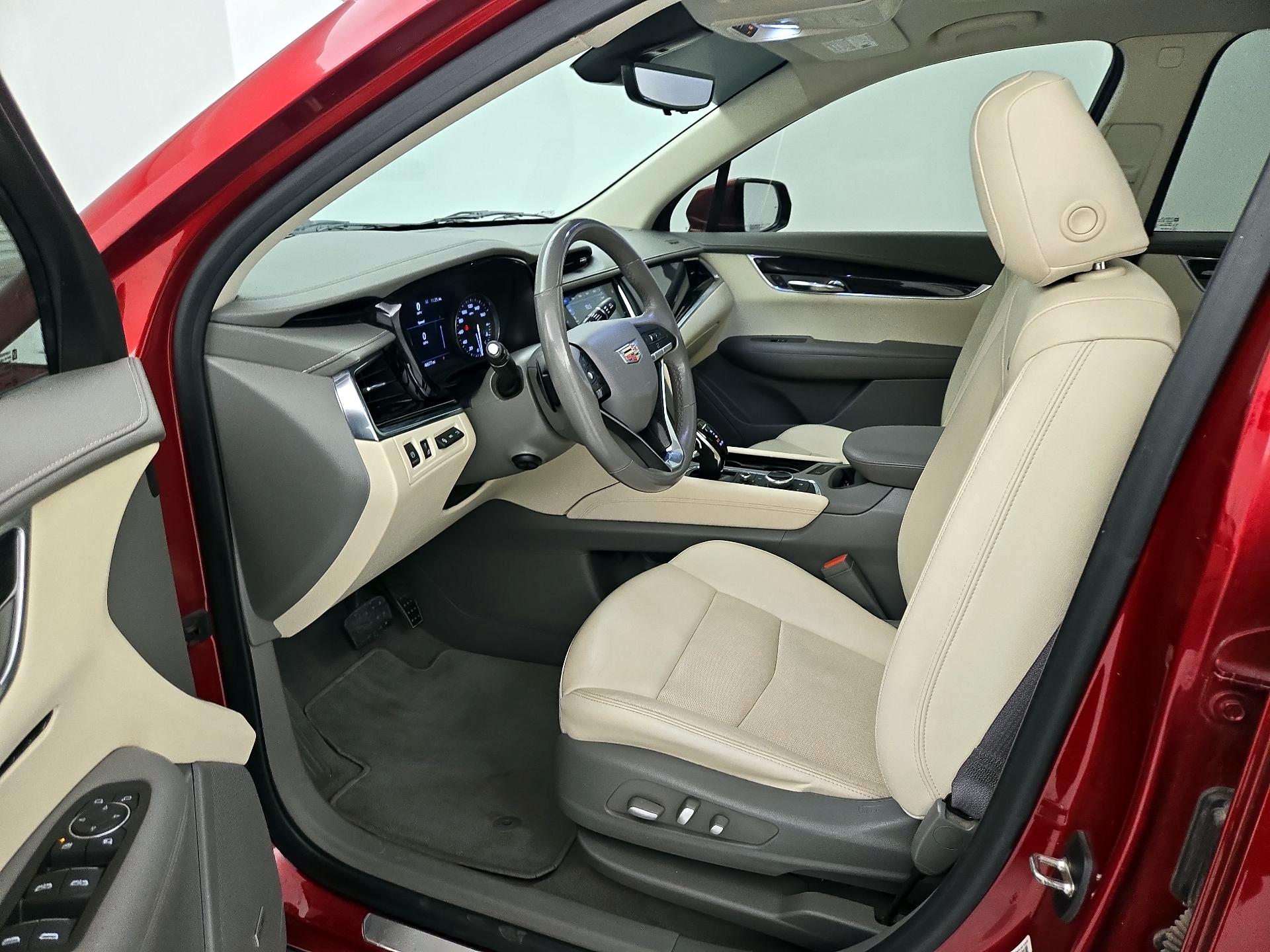 Thumbnail: 2021 Cadillac XT6 - 11