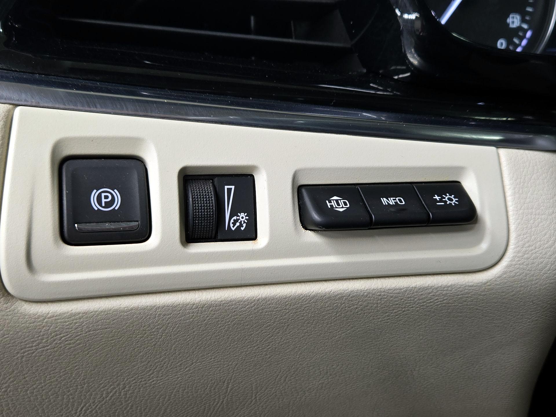 Thumbnail: 2021 Cadillac XT6 - 13