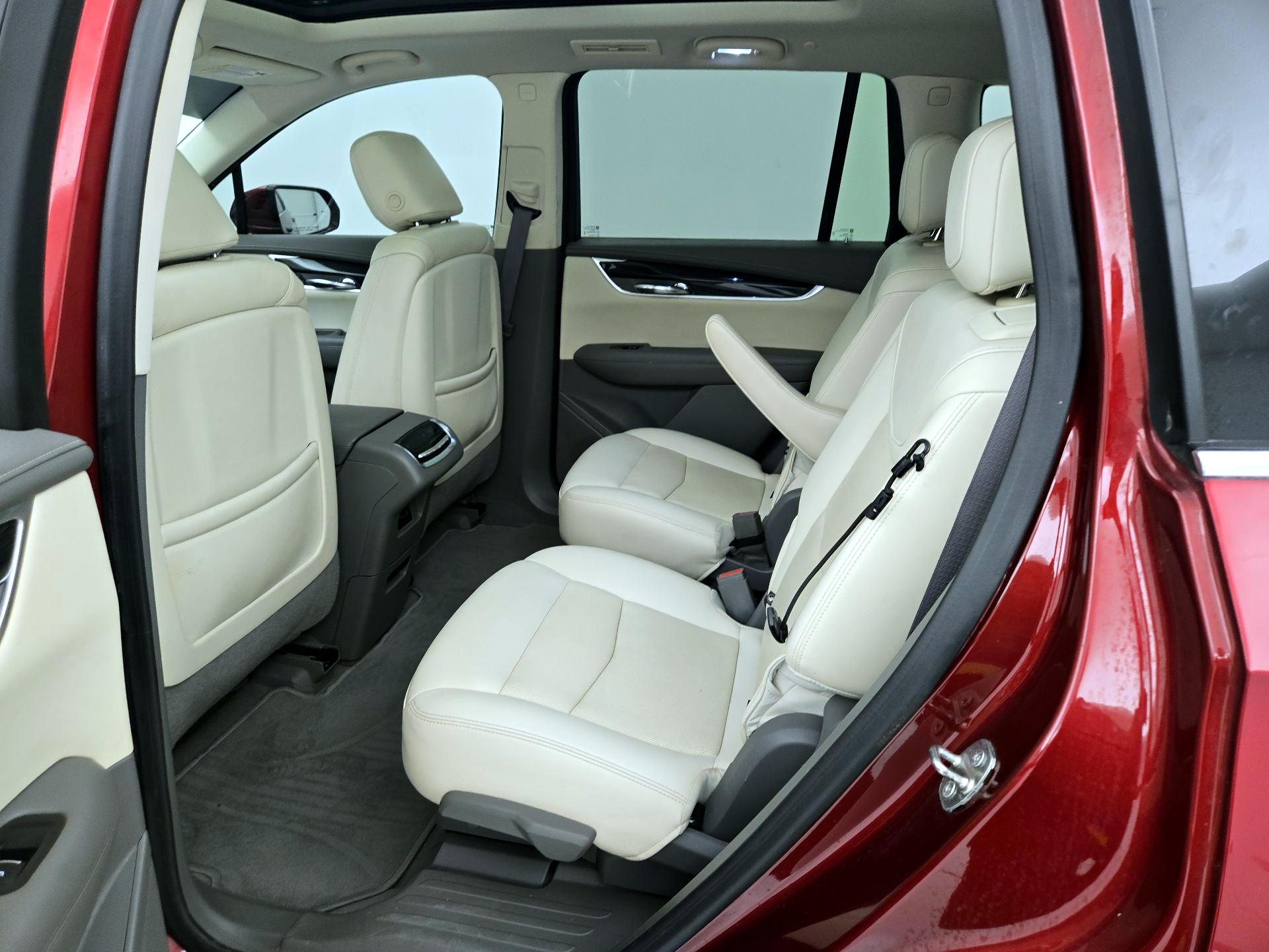 Thumbnail: 2021 Cadillac XT6 - 20