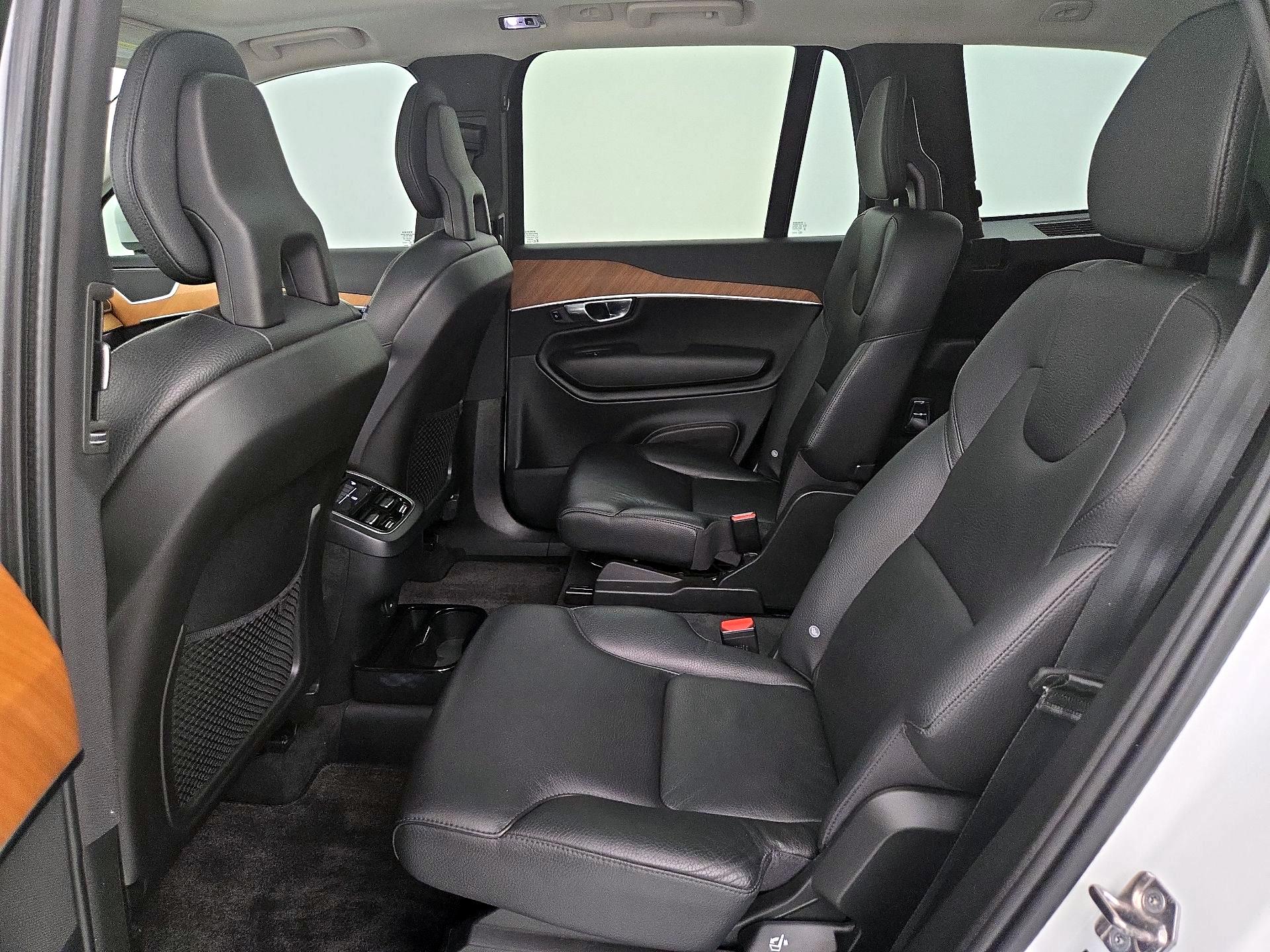 Thumbnail: 2022 Volvo XC90 - 20