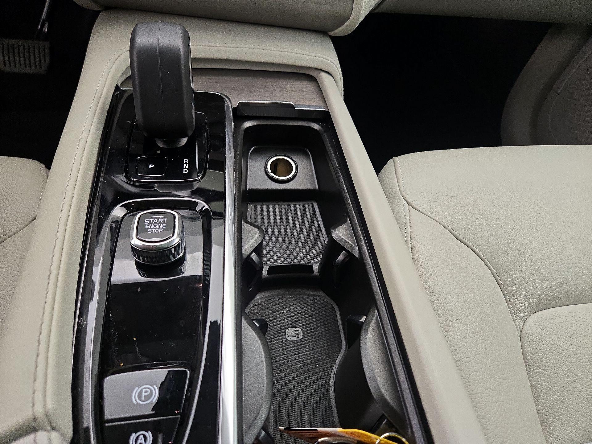 Thumbnail: 2023 Volvo XC90 - 18