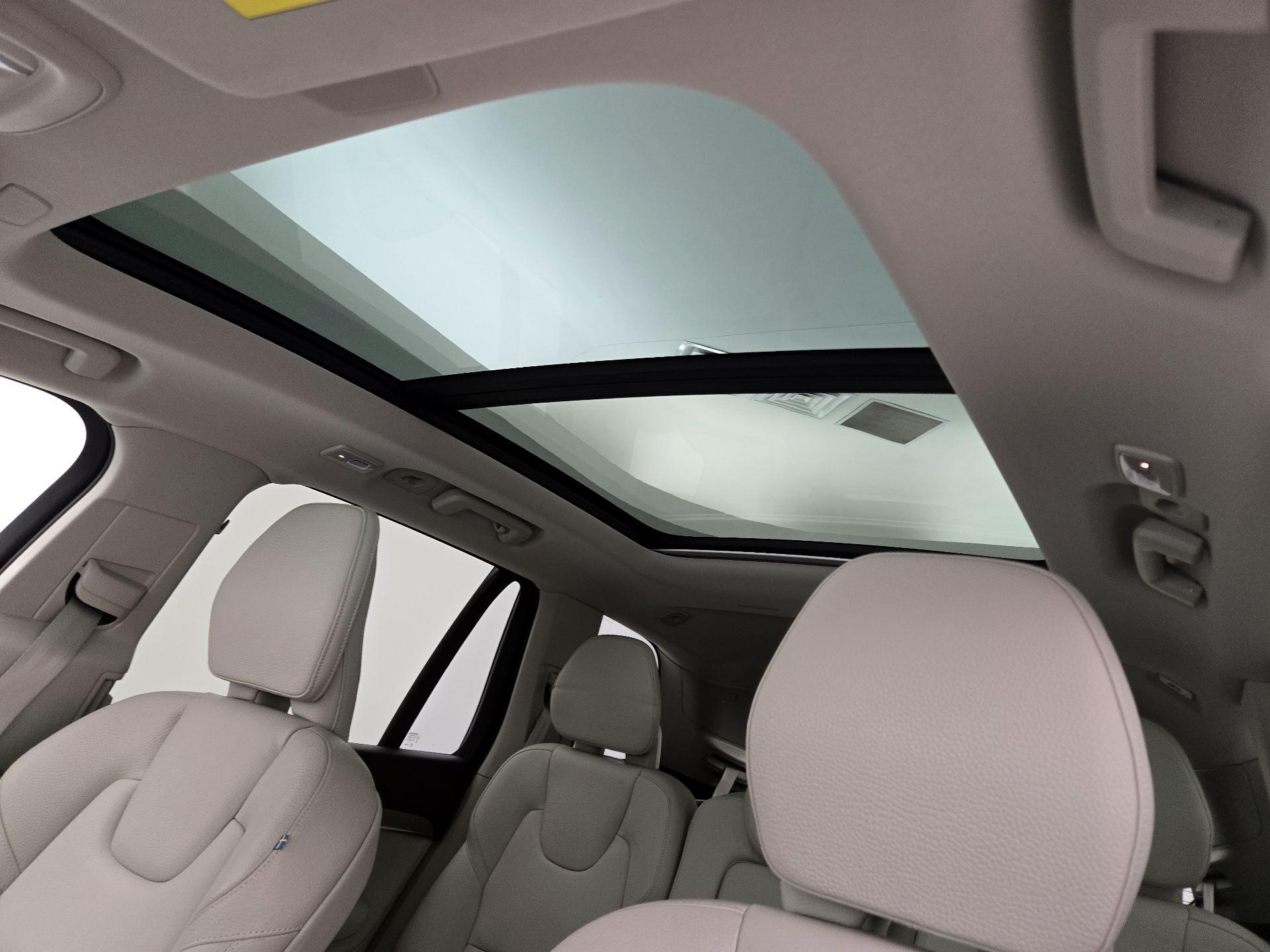 Thumbnail: 2023 Volvo XC90 - 20