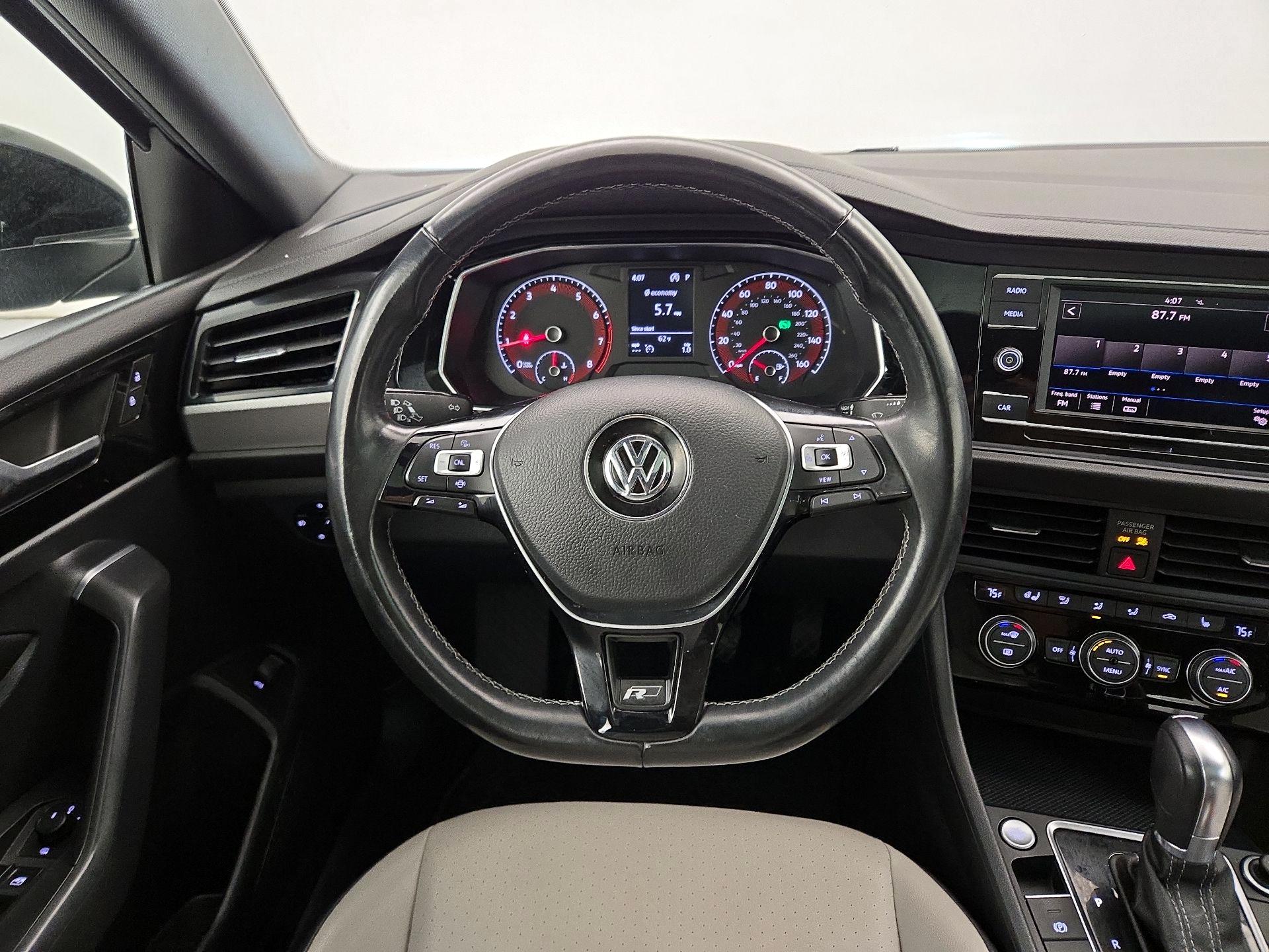 Thumbnail: 2019 Volkswagen Jetta - 10