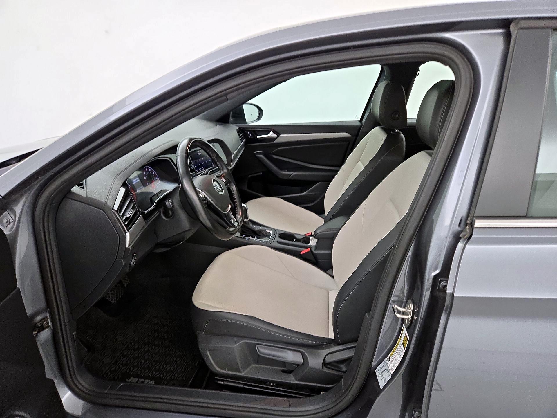 Thumbnail: 2019 Volkswagen Jetta - 11