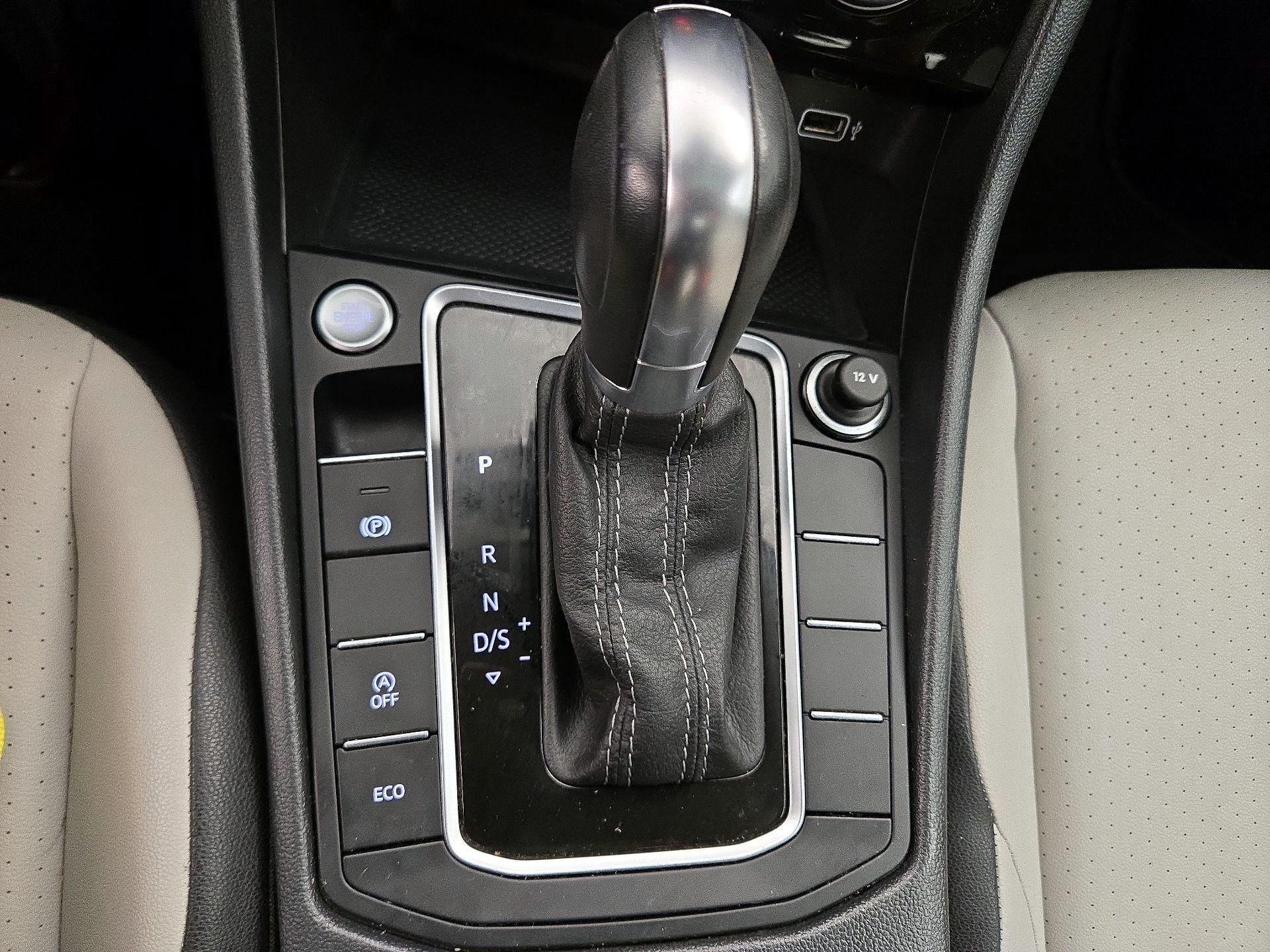 Thumbnail: 2019 Volkswagen Jetta - 17