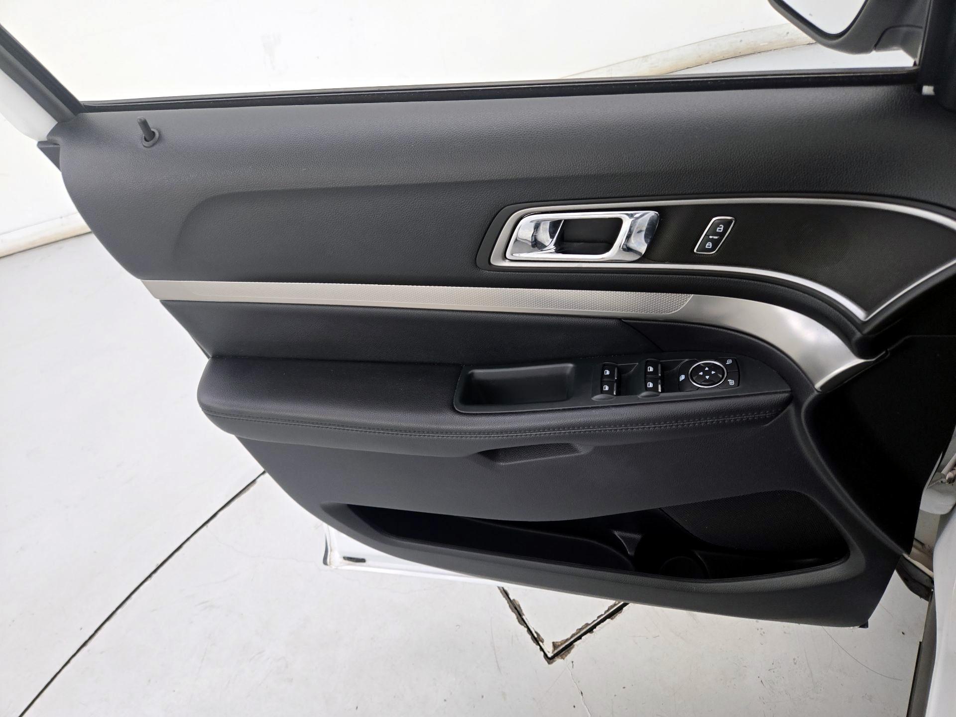 Thumbnail: 2019 Ford Explorer - 12